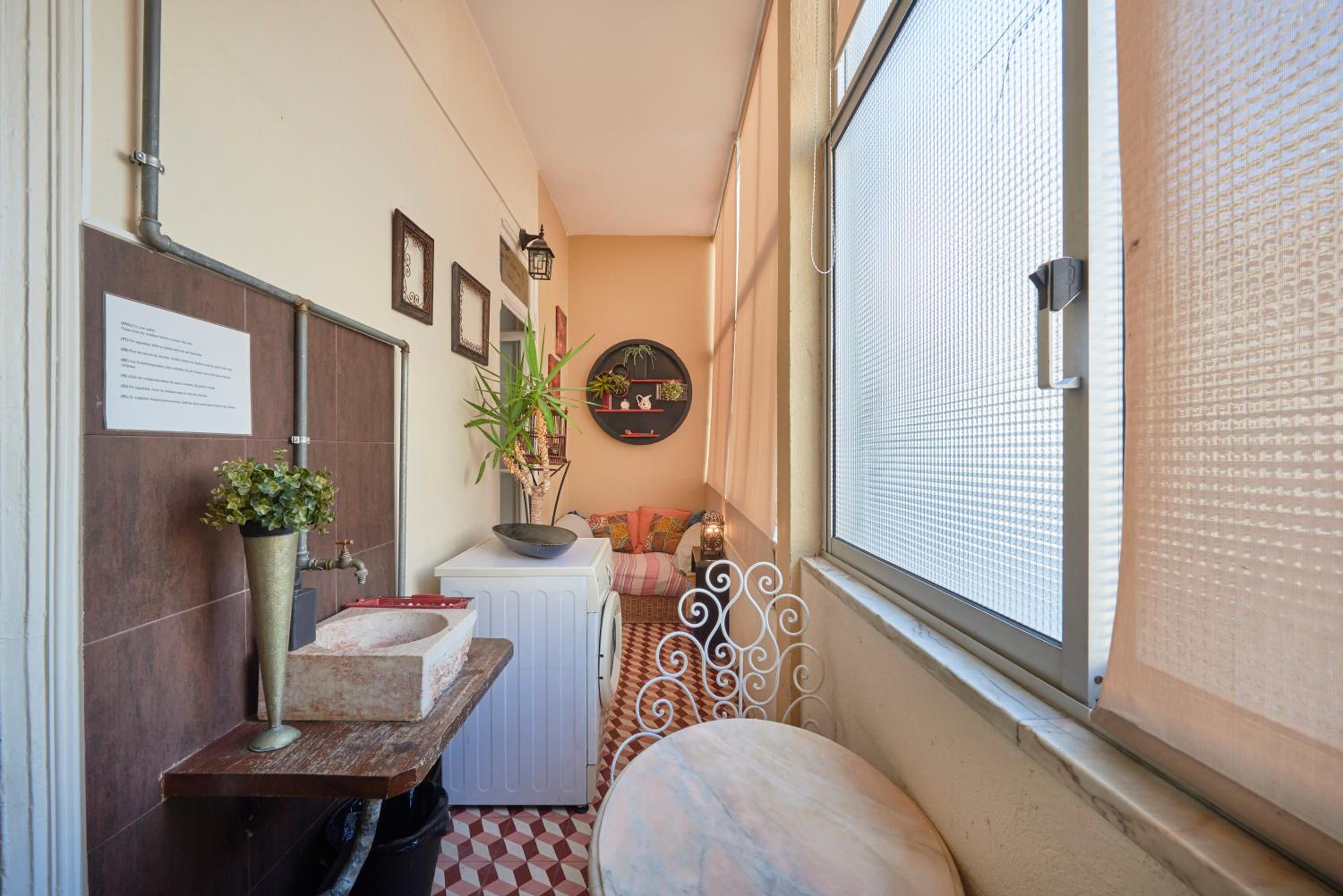 Brand New Hostel Anjos view 5