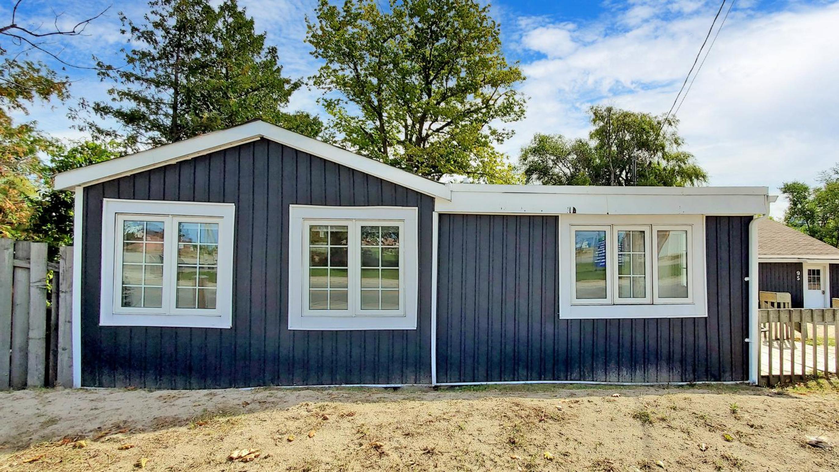 Main Beach River Retreat - Wasaga Beach 1 - Main Strip - 93 Mosley St view 4