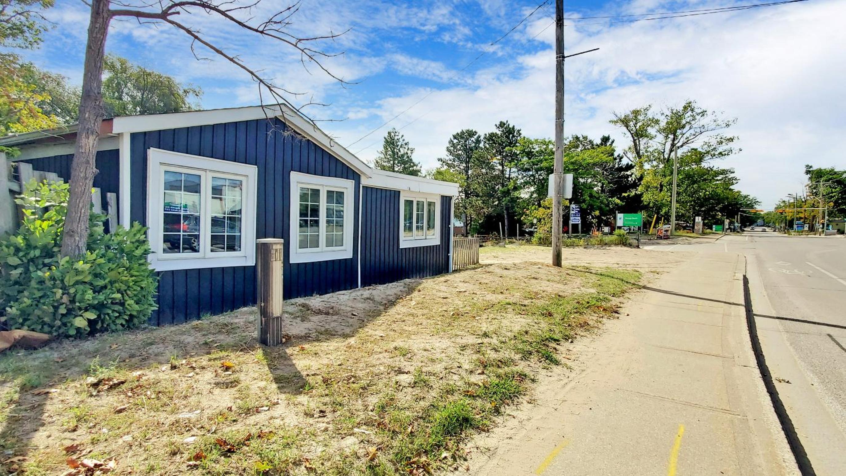 Main Beach River Retreat - Wasaga Beach 1 - Main Strip - 93 Mosley St view 3