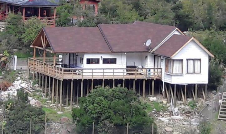 Los Quenes River Lodge
