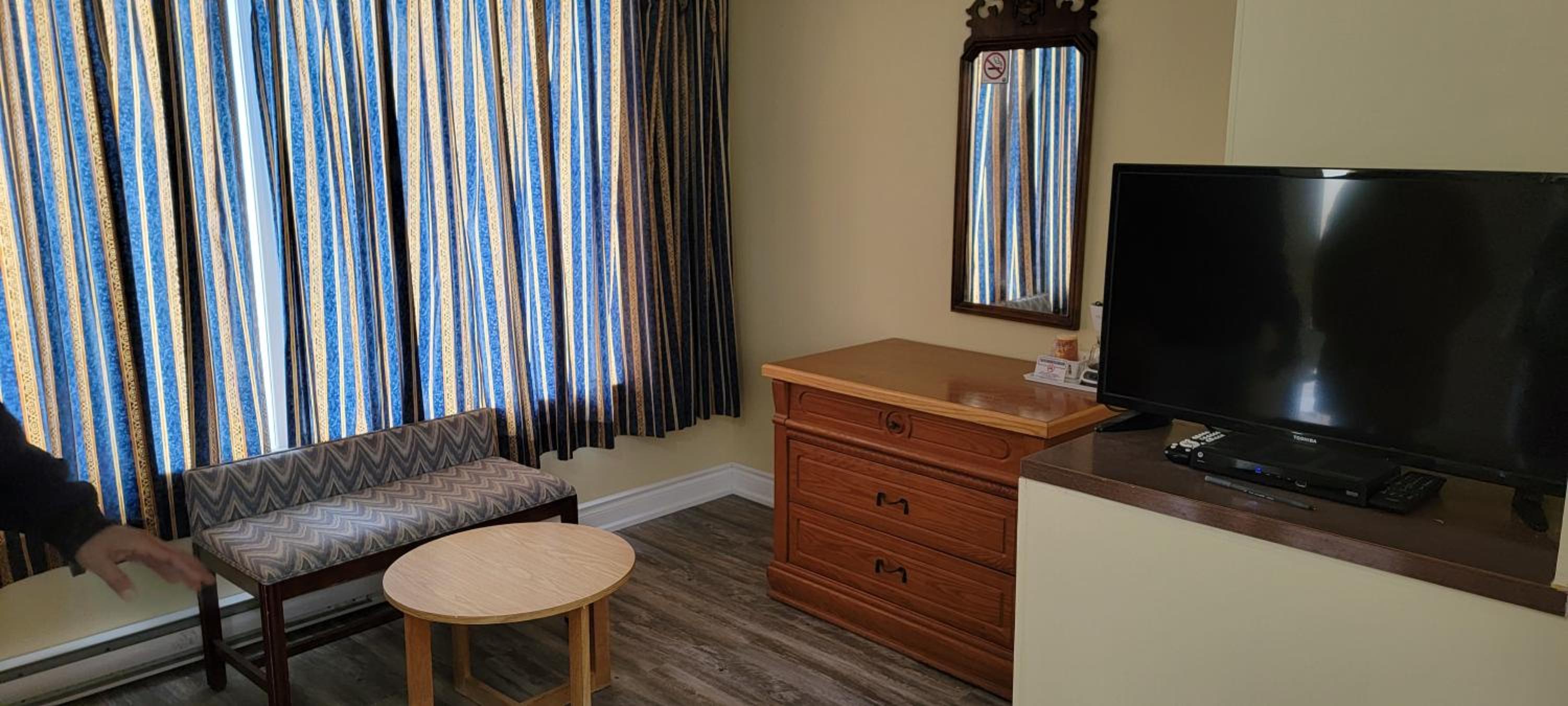 North Shore Wayside Inn