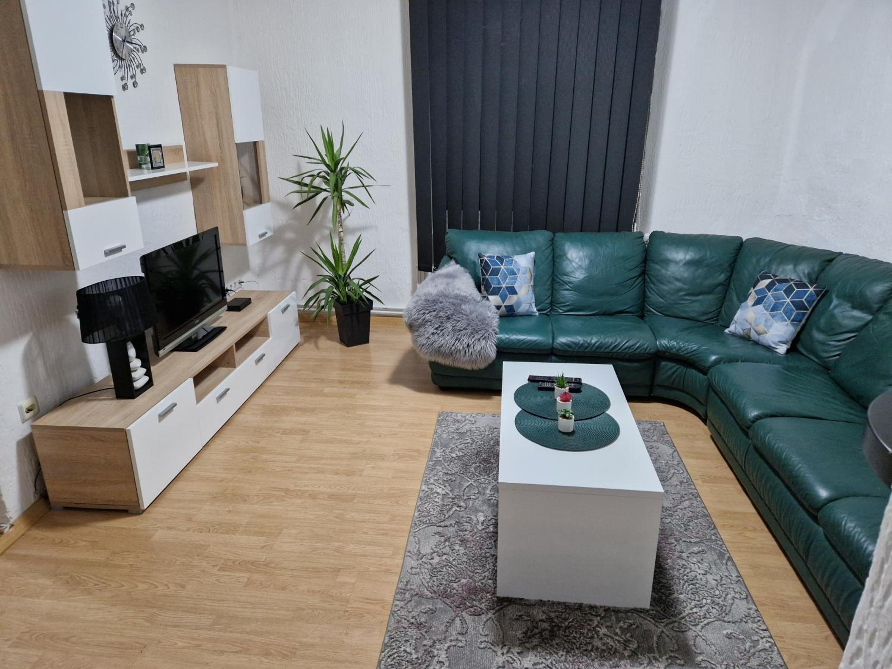 Kuća na dan view 3