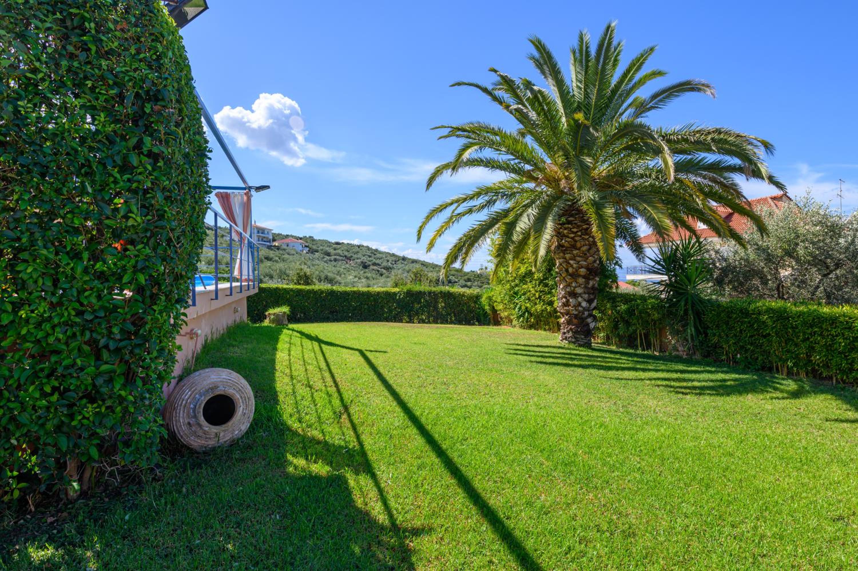 Cozy Small Smart Villa with Private Pool Mikri Mantineia Kalamata view 2