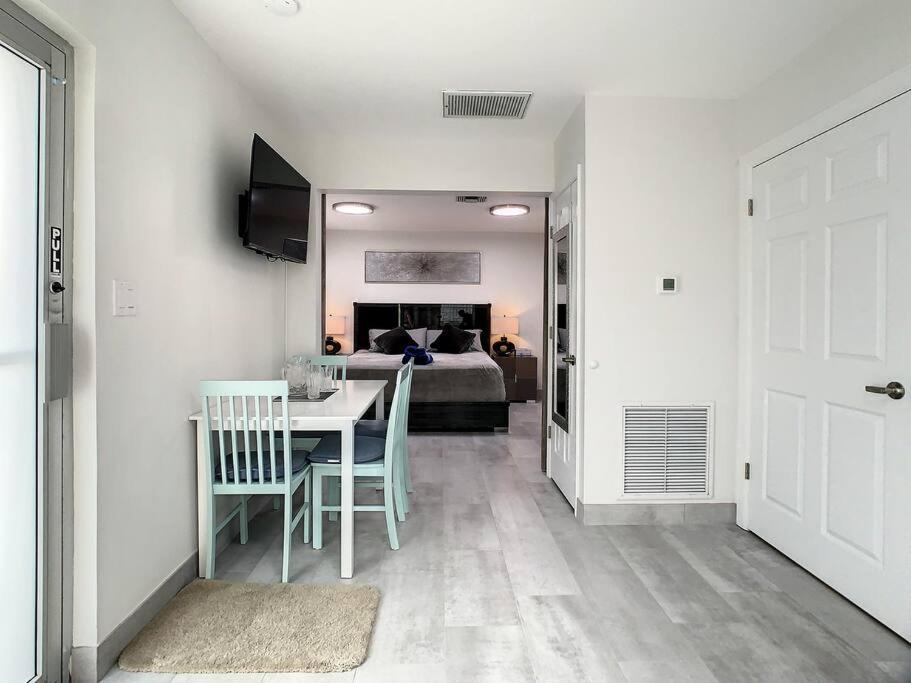 Steps From the beach, renovated 1bd 1 bth view 5