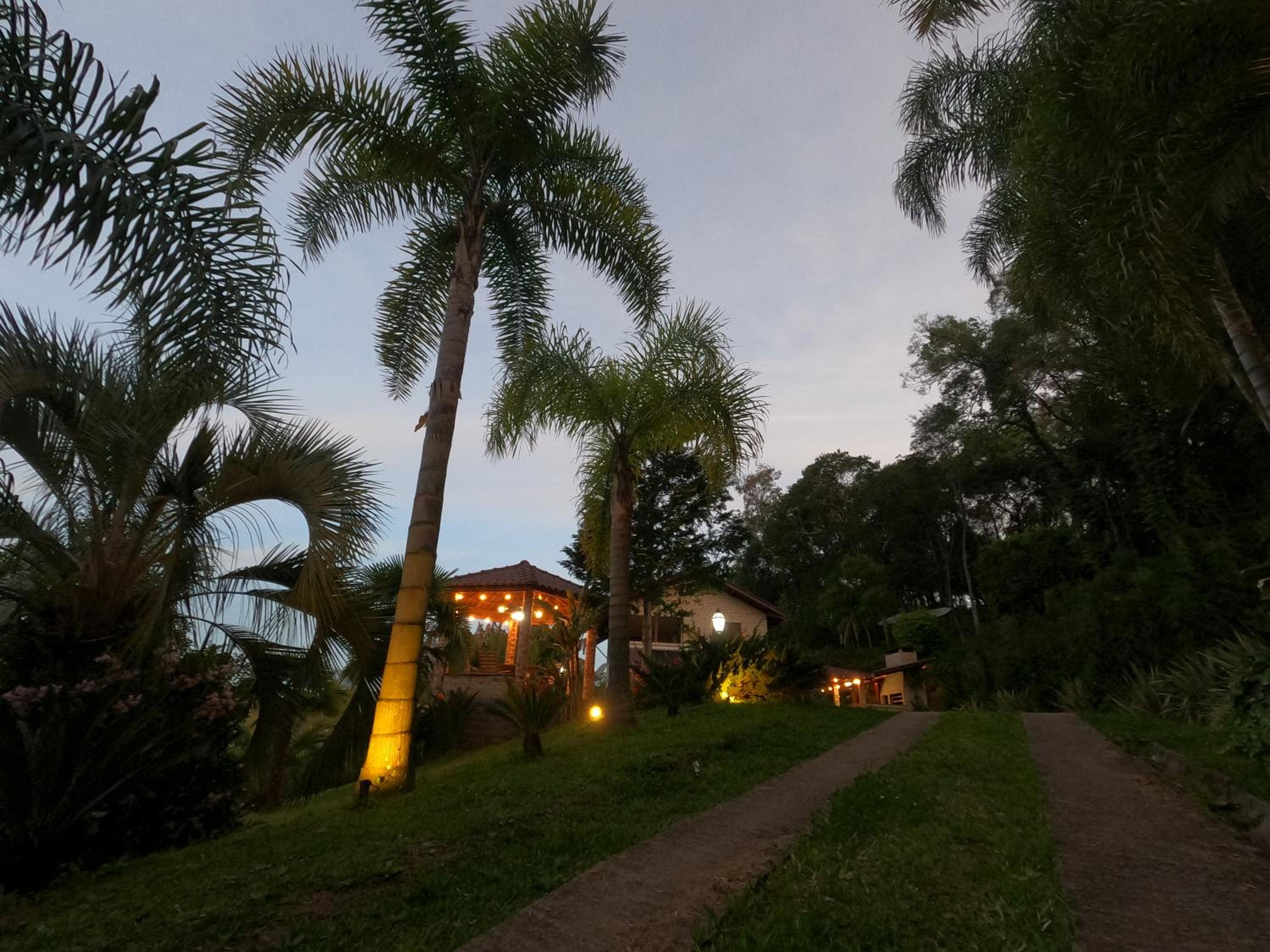 Sítio dos Coqueiros, em meio a natureza com piscina