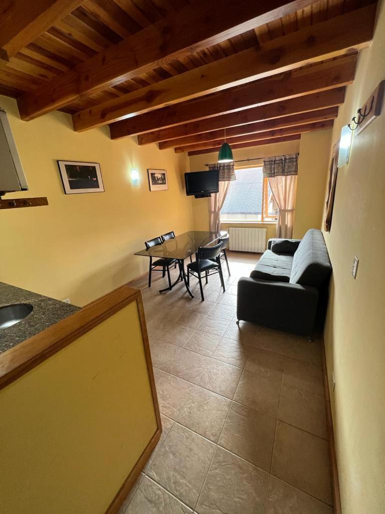 Departamento con pileta climatizada Roca
