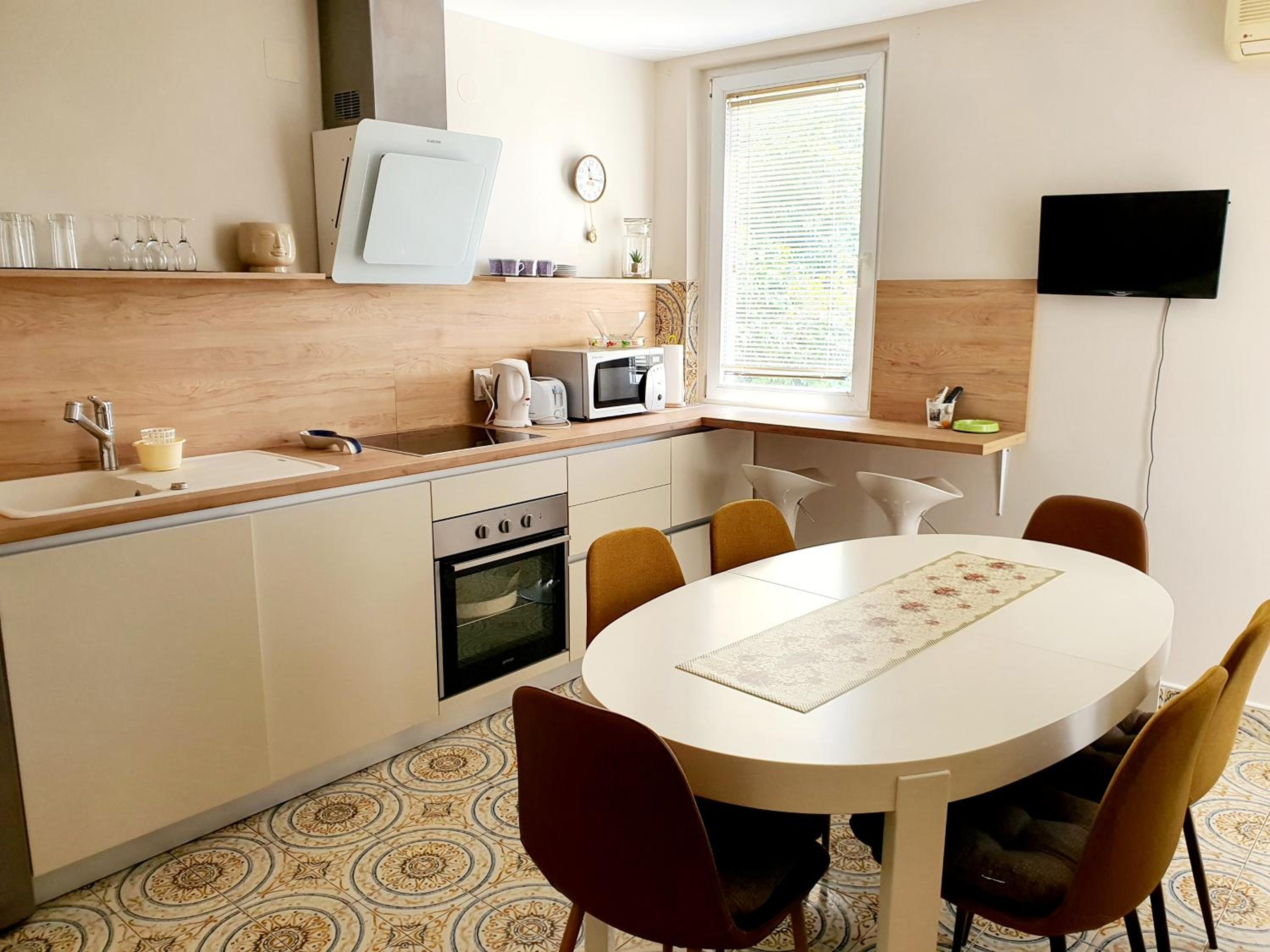 Batala1-City marina apartment with secured private parking
