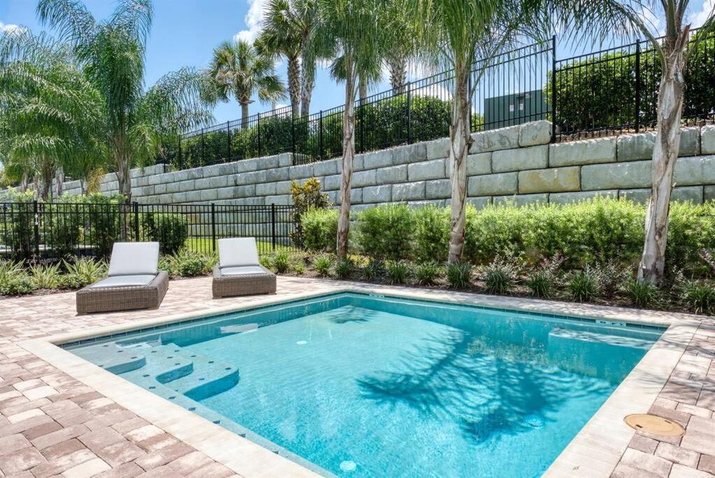 350 Villa - 8BD - Private Pool - Game room