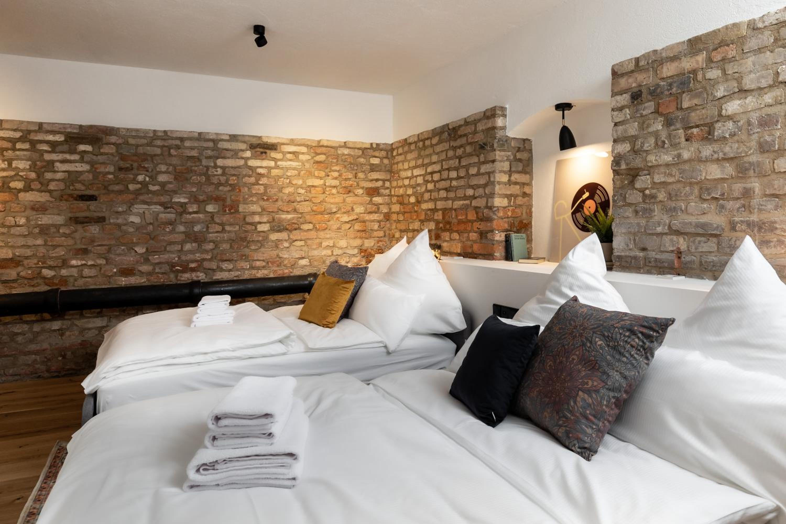Industrial Loft Duplex -100sqm- near Antonplatz