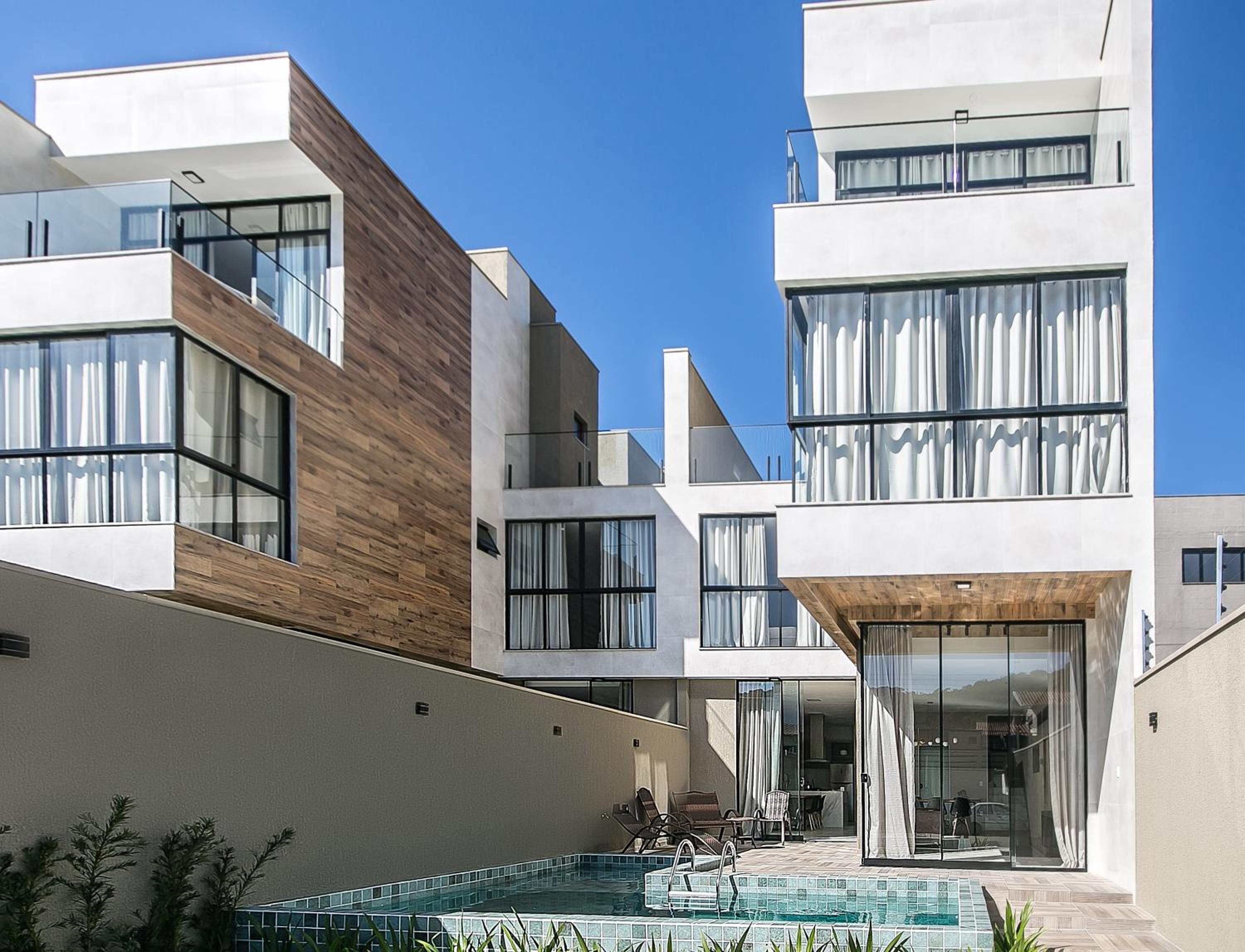 Casa Requinte, 4 suítes com Piscina Privativa, BC