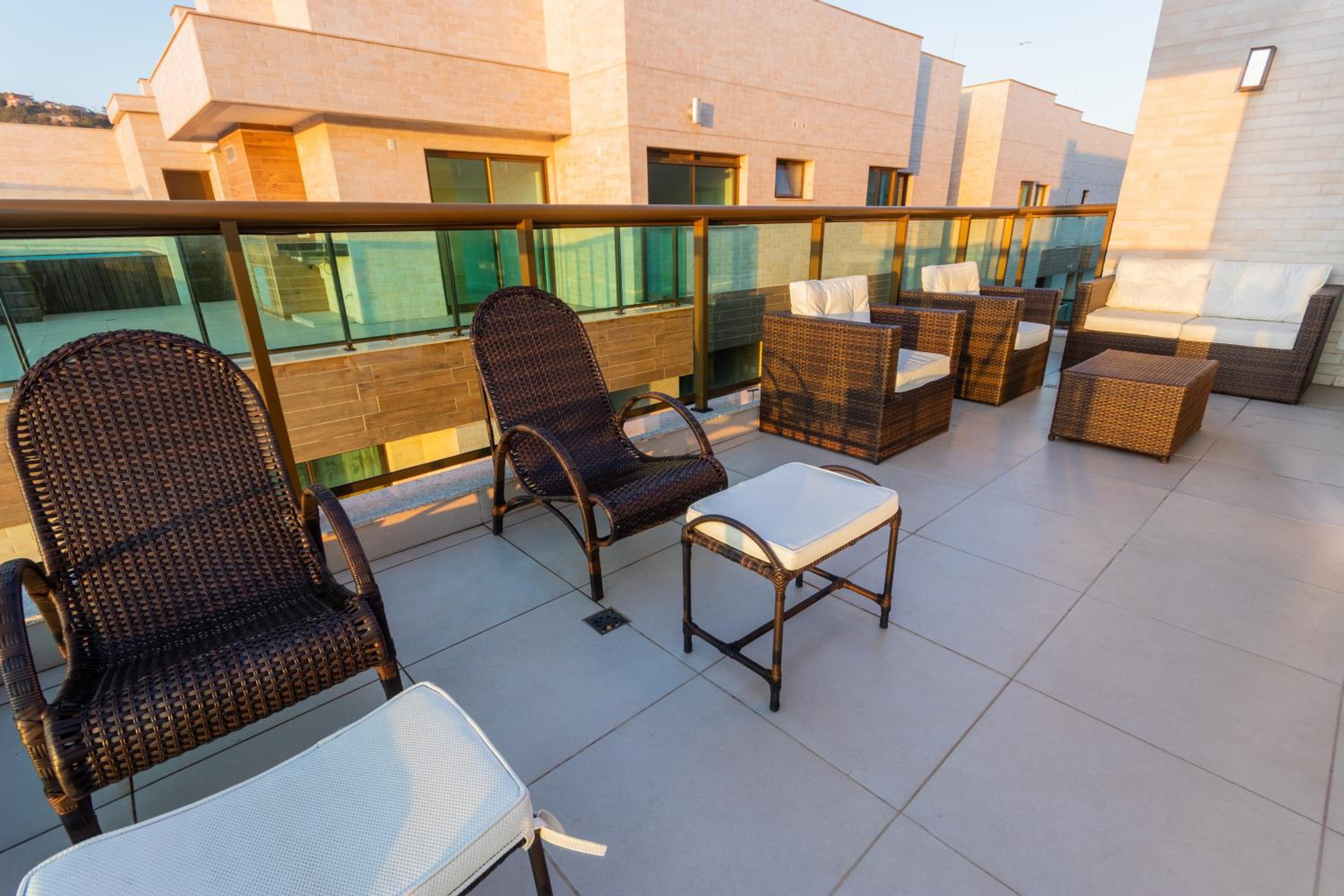 Hotel Cobertura Pé na Areia com piscina privativa no Condomínio Praia dos Anjos Residence Club - Image 1