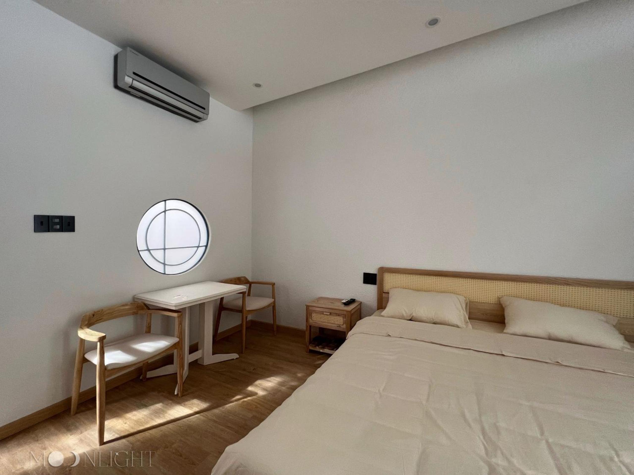 MOONLIGHT Homestay & Hotel
