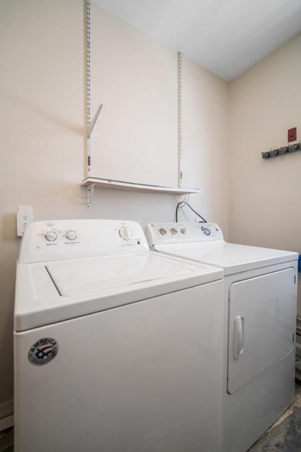 Adorable 1 BR BEACH BLOCK with Parking view 5