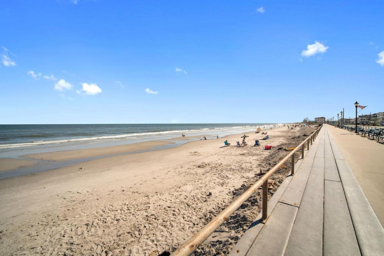 Beach block 2 br house w parking view 3