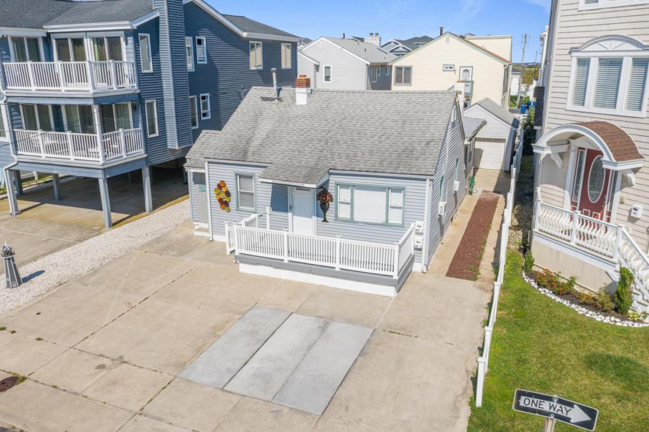 Adorable 1 BR BEACH BLOCK with Parking view 2