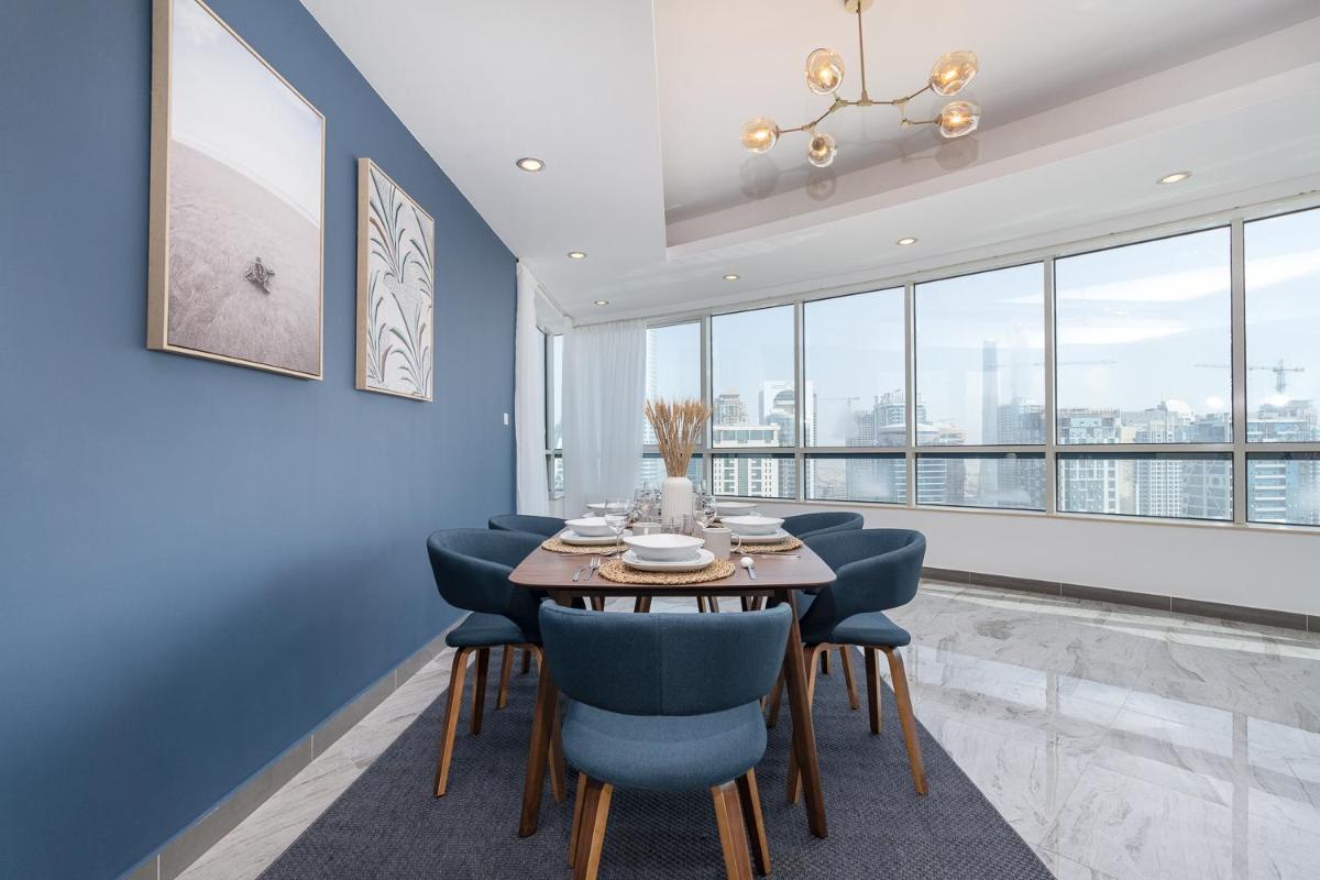 Dubai Marina - Stunning Huge 4 Bedroom Apts Near JBR - Gym - Pool - Parking by Sojo Stay