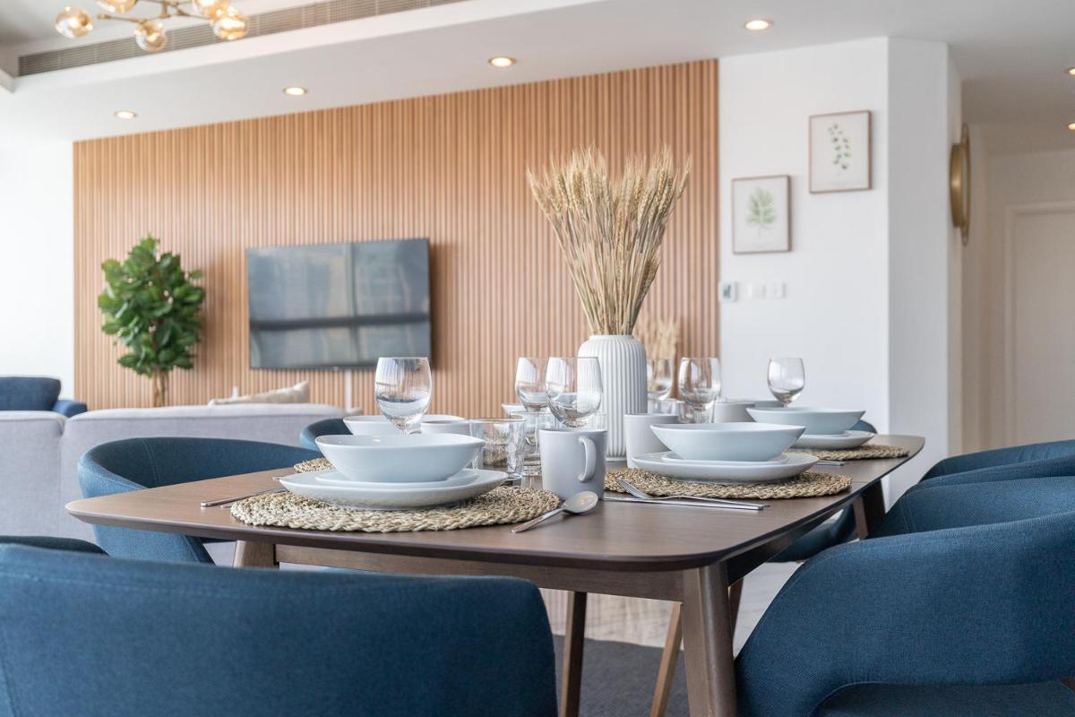 Dubai Marina - Stunning Huge 4 Bedroom Apts Near JBR - Gym - Pool - Parking by Sojo Stay