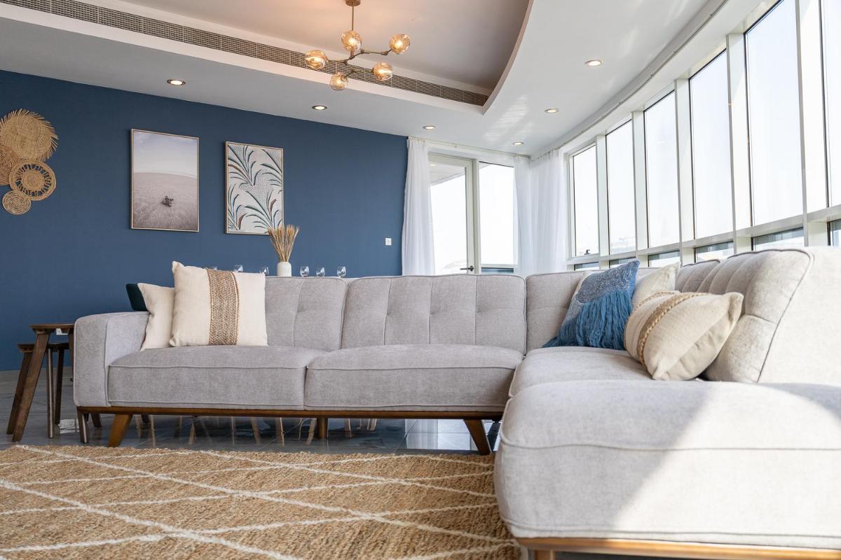 Dubai Marina - Stunning Huge 4 Bedroom Apts Near JBR - Gym - Pool - Parking by Sojo Stay