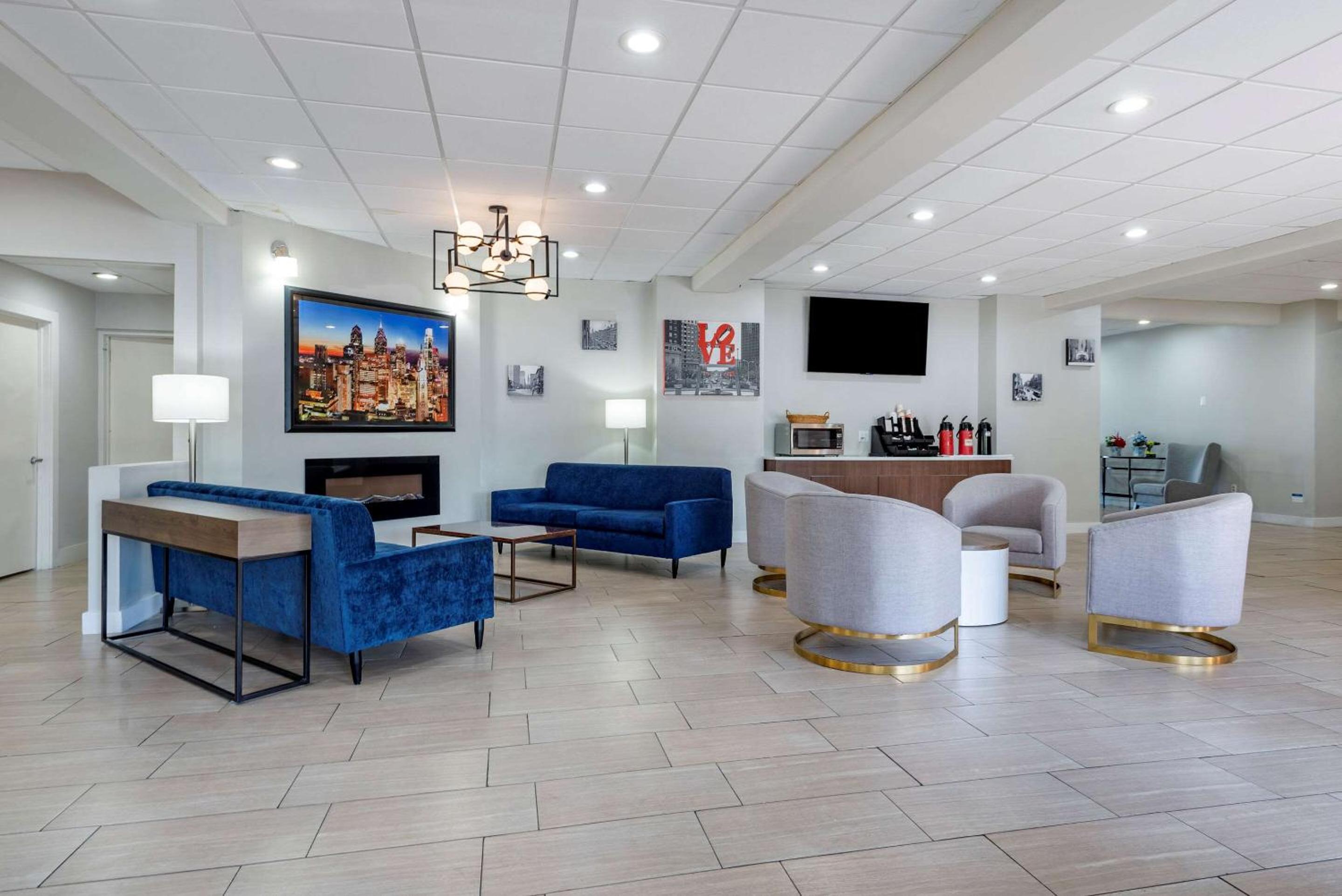 Comfort Inn Philadelphia International Airport West view 5
