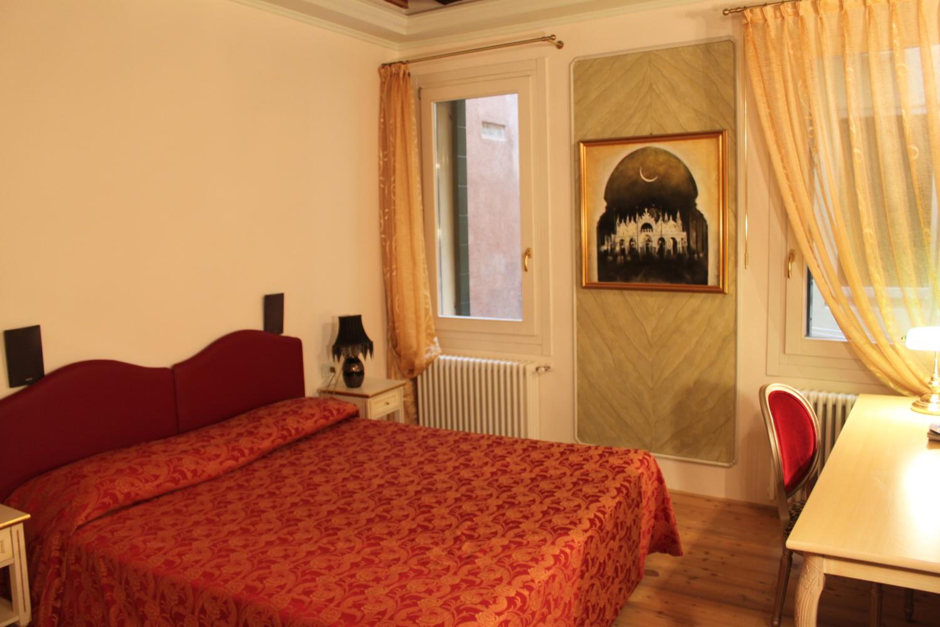 Sant'Angelo - Fenice Apartments in Venice