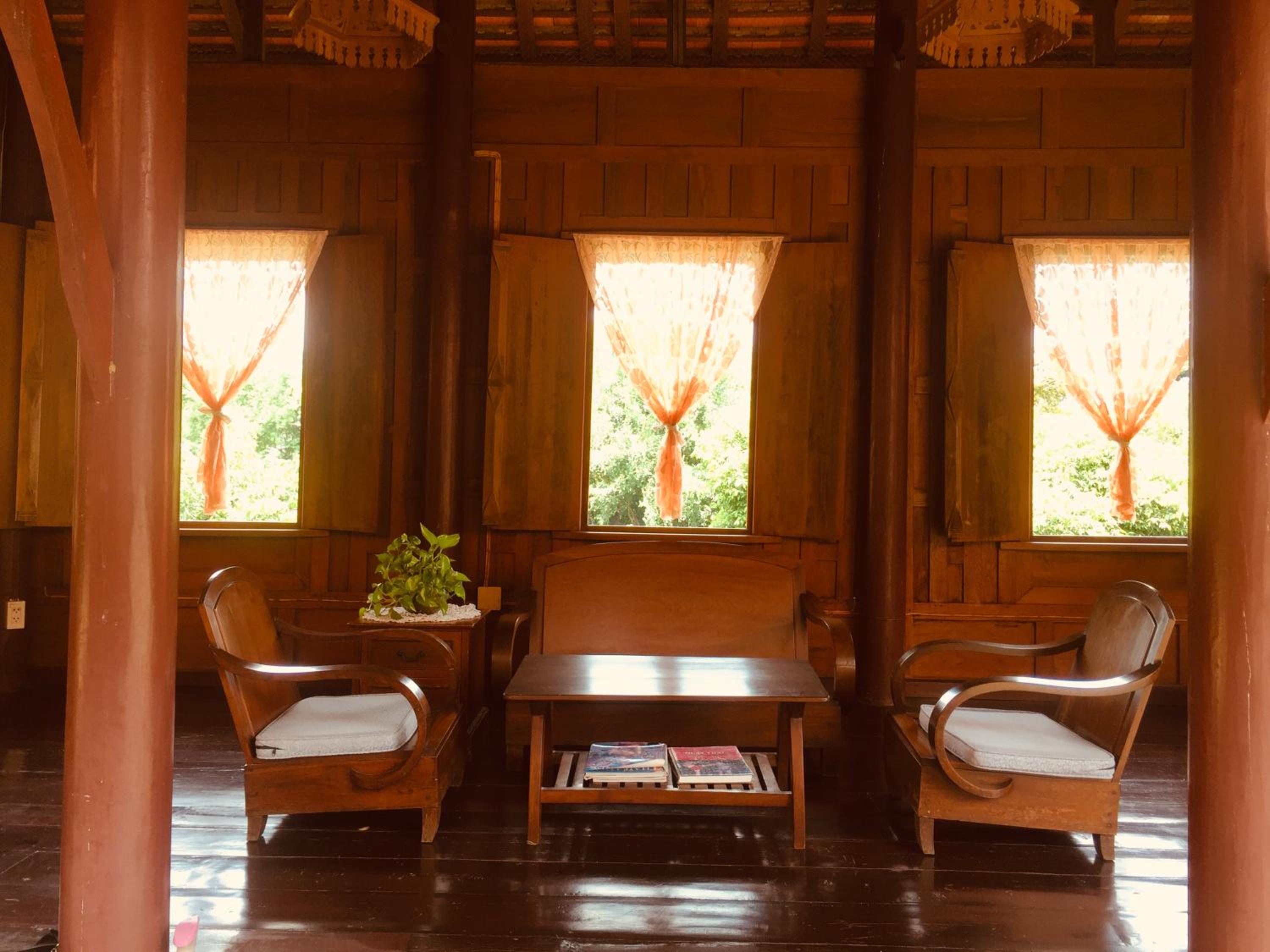 Luang Chumni Village