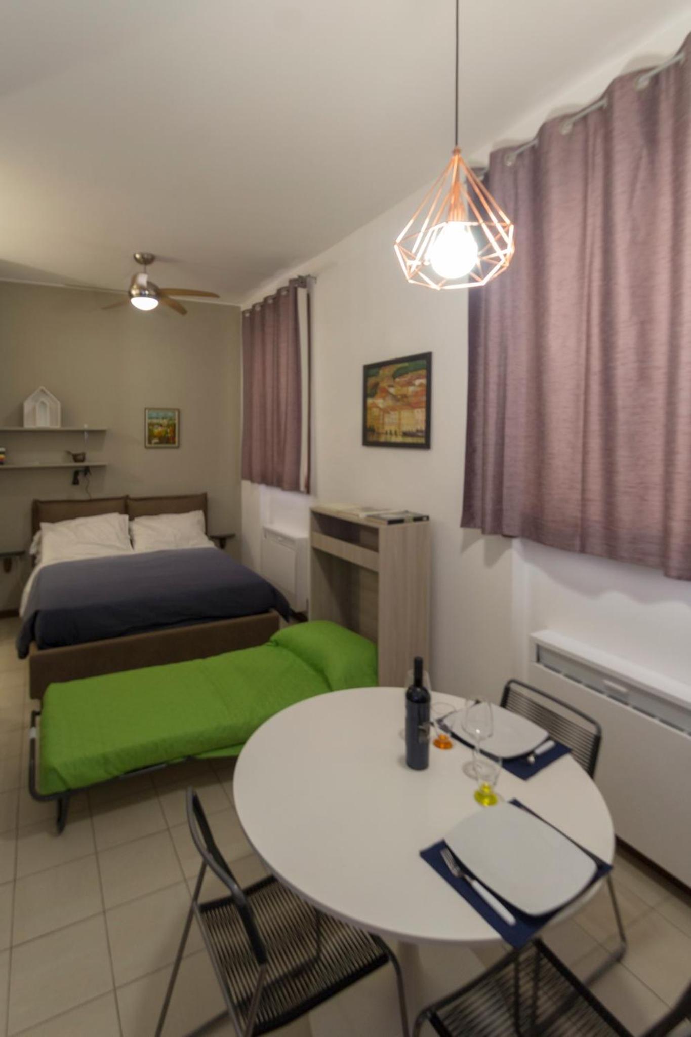 Chambers Short Rentals - Via Gezio Calini Brescia - 2 studio flats view 5