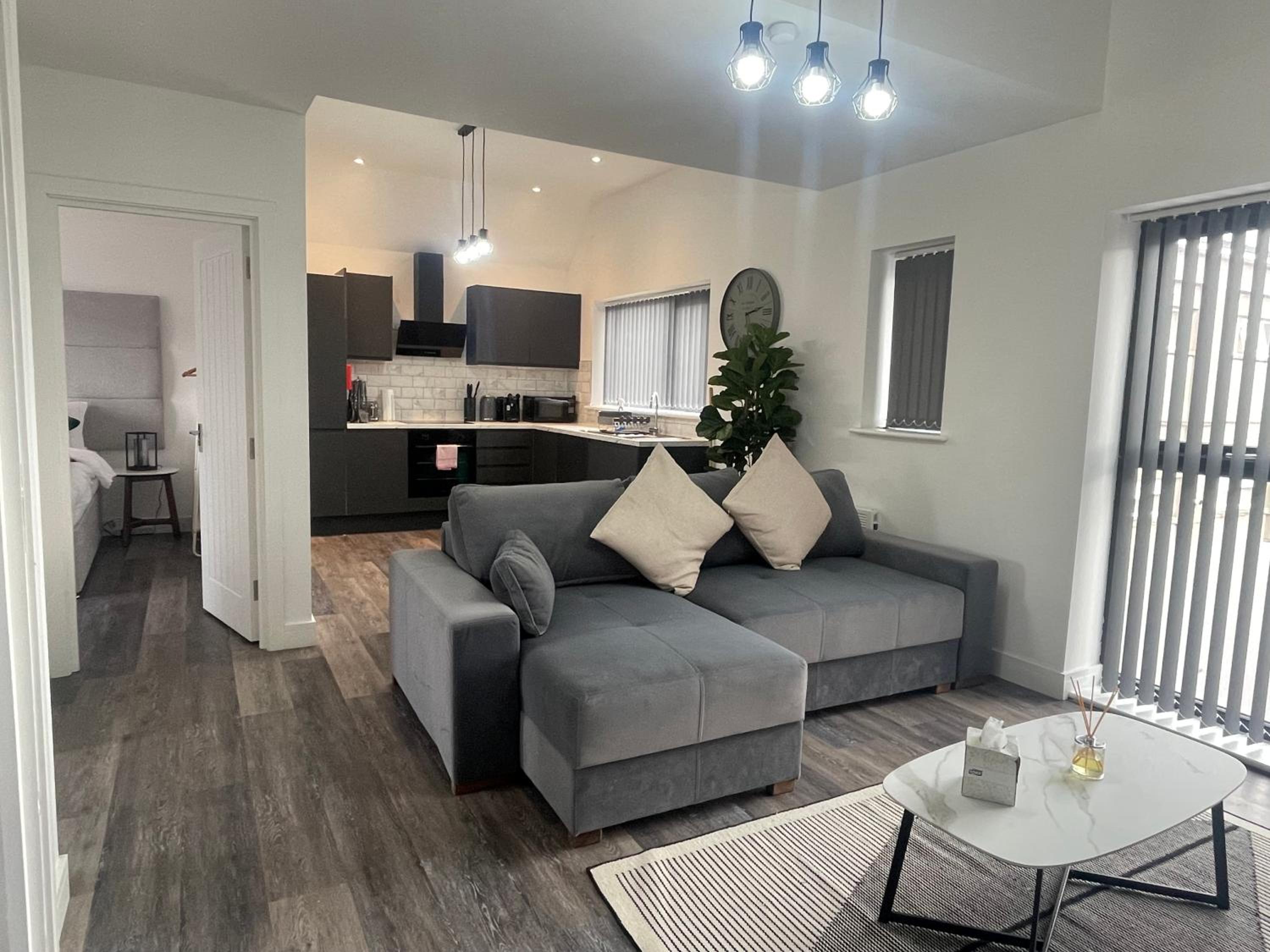 Sapphire Premier Apartments w/Secure Parking view 2