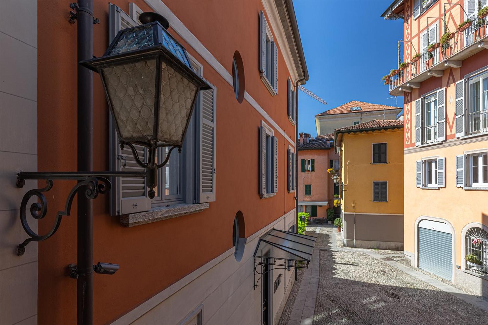 Casa al Lago di Como in Riva Cernobbio view 3