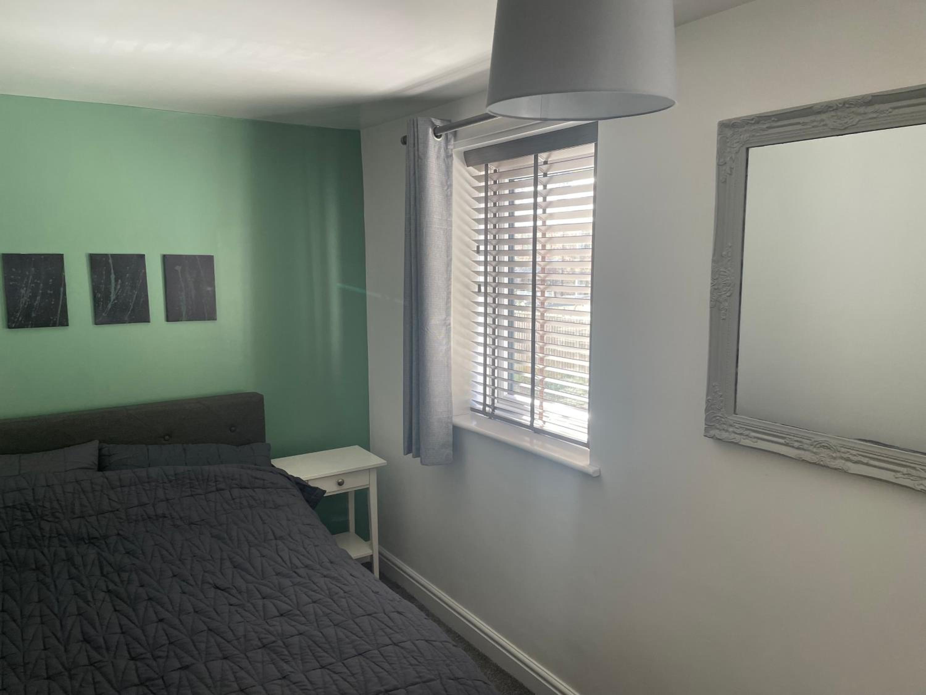 Nirvana house, 3 bedroom, 3 level riverside location view 5