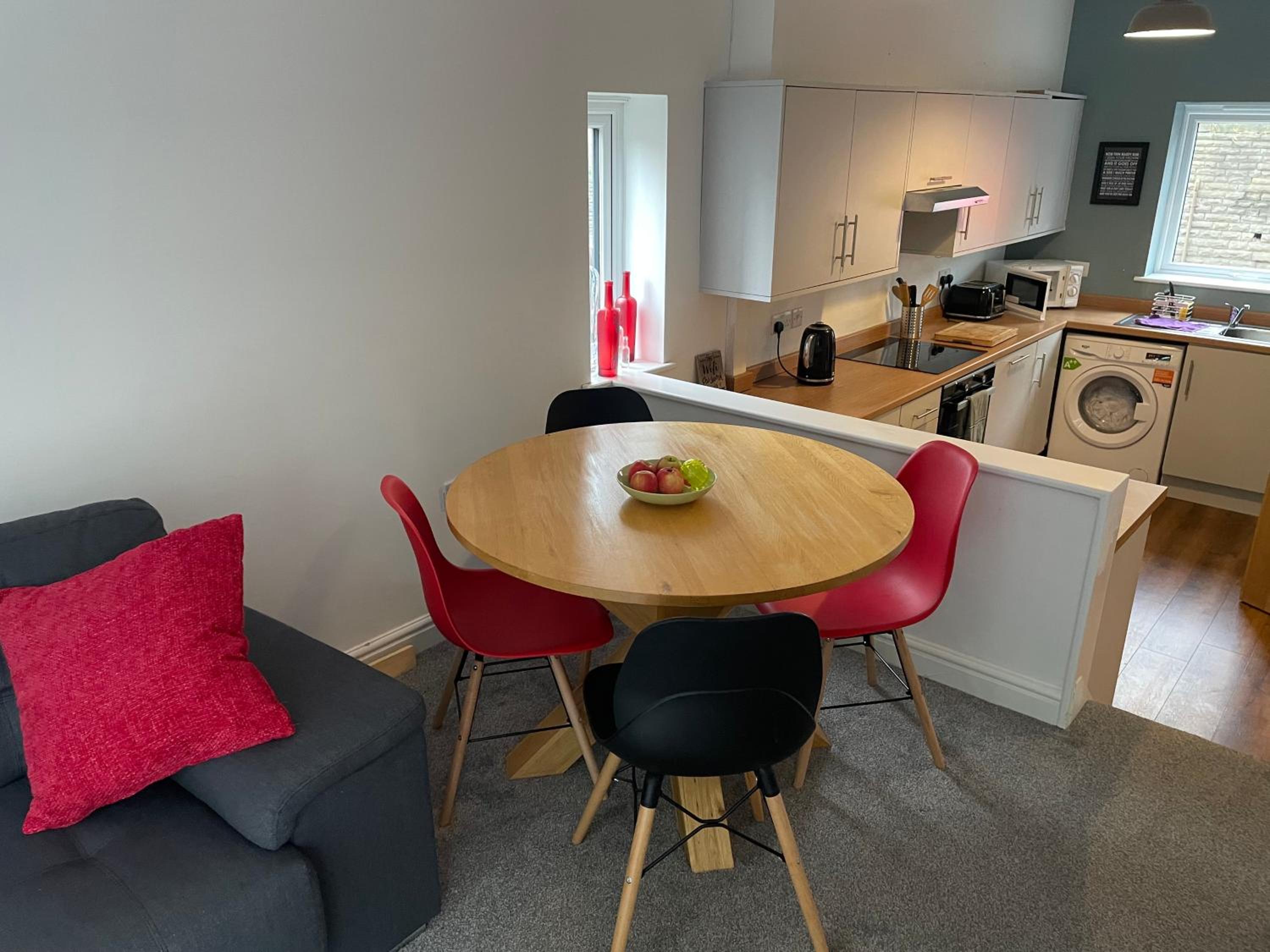 Nirvana house, 3 bedroom, 3 level riverside location view 2