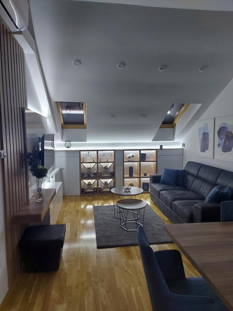 Tri S LUX view 4