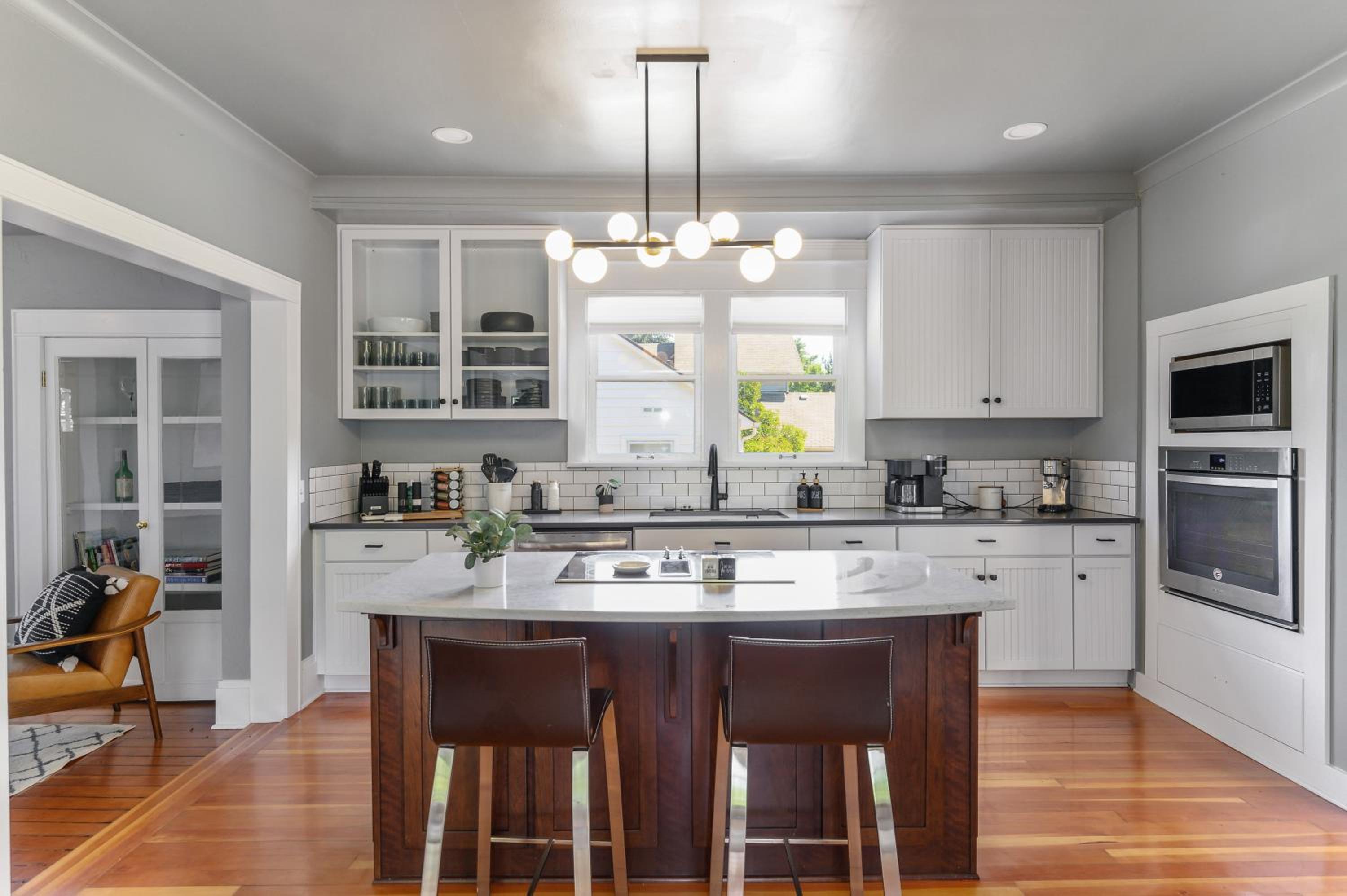 Beautiful, Historic Home, heart of McMinnville. view 3