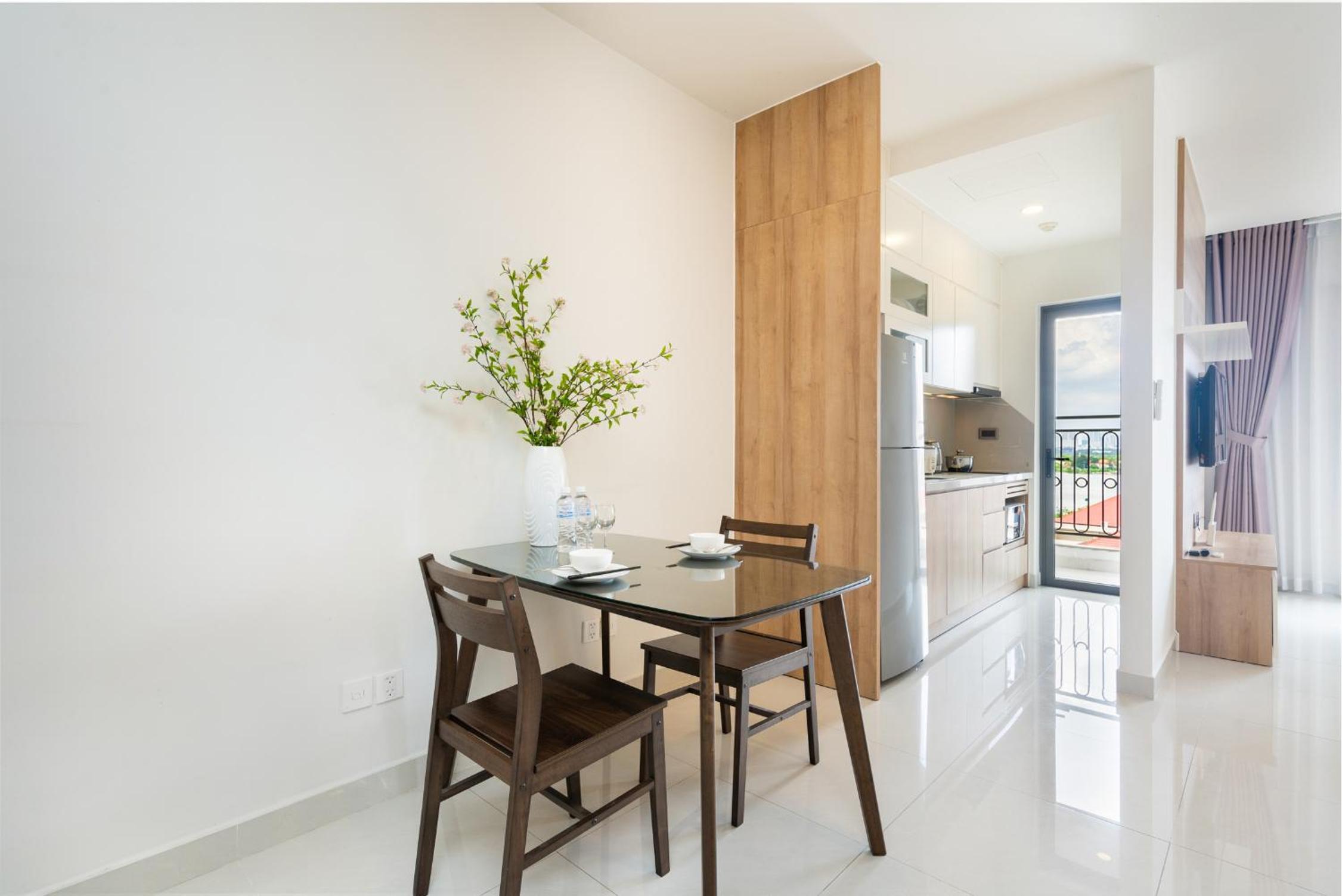 Lovely one bedroom stunning view in center