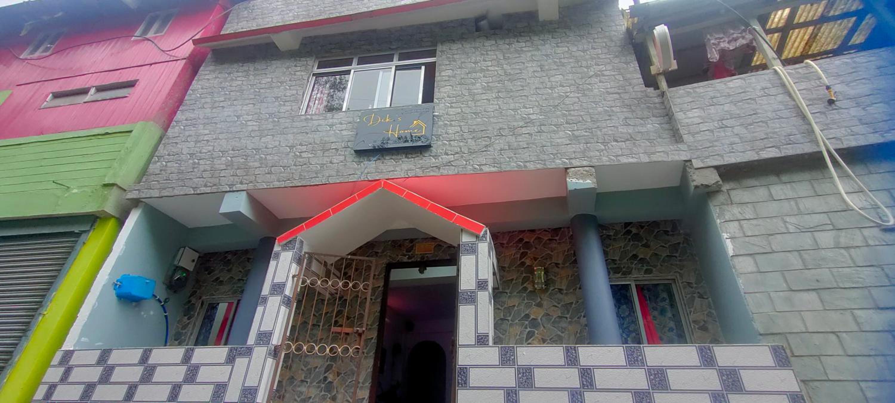 Dik's Home view 2