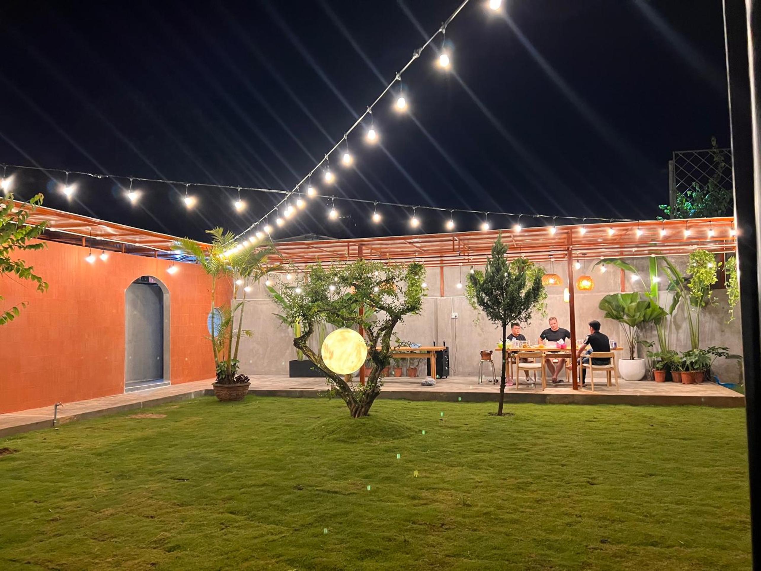 MOONLIGHT Homestay & Hotel