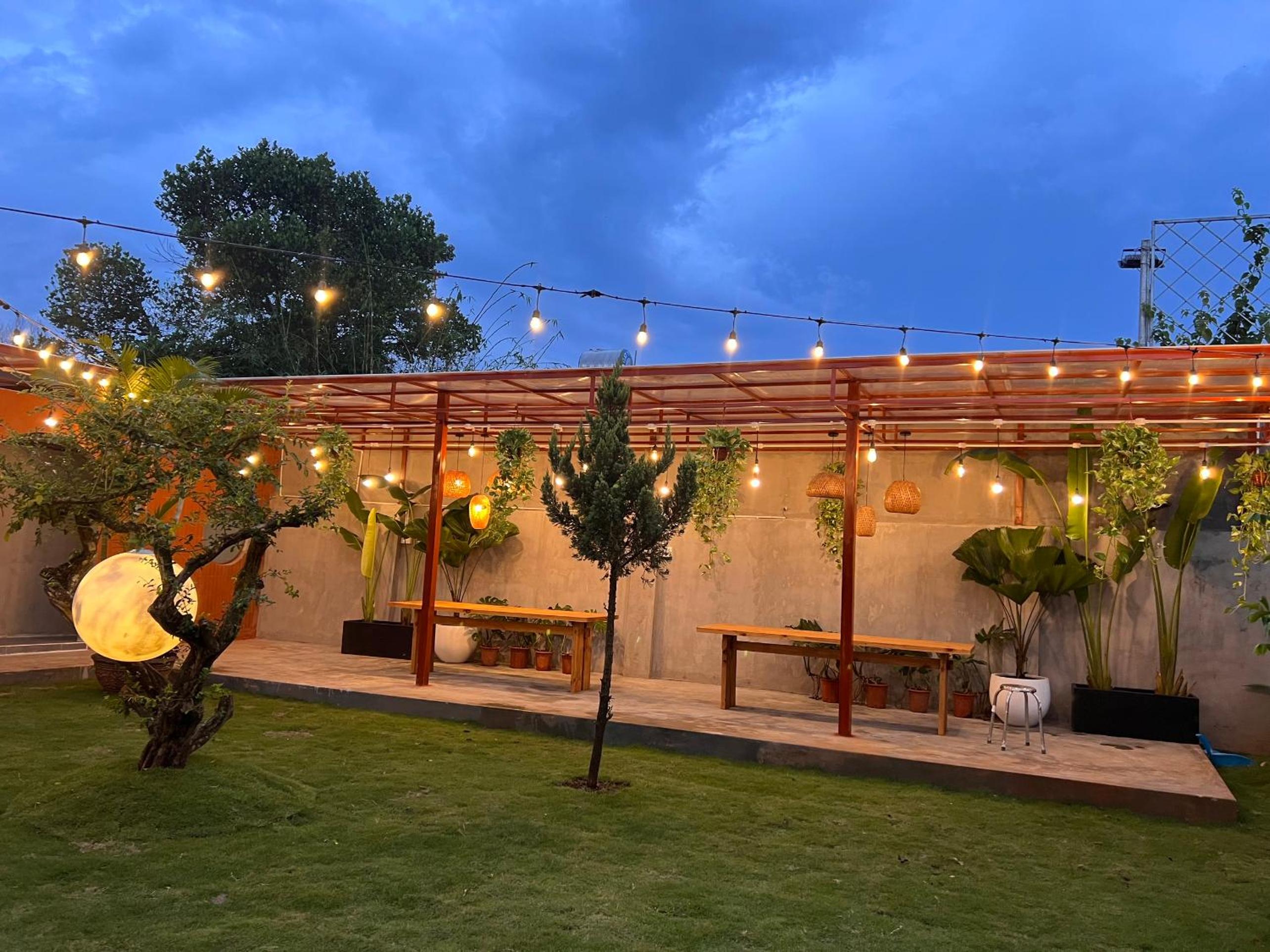 MOONLIGHT Homestay & Hotel