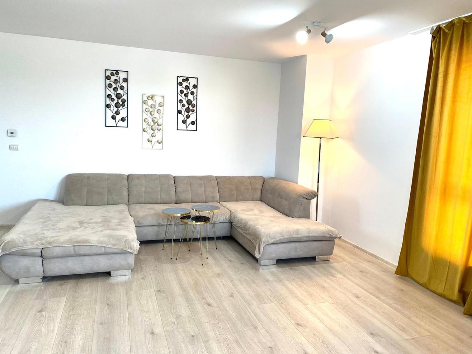 Golden Penthouse Rebreanu Residence view 2