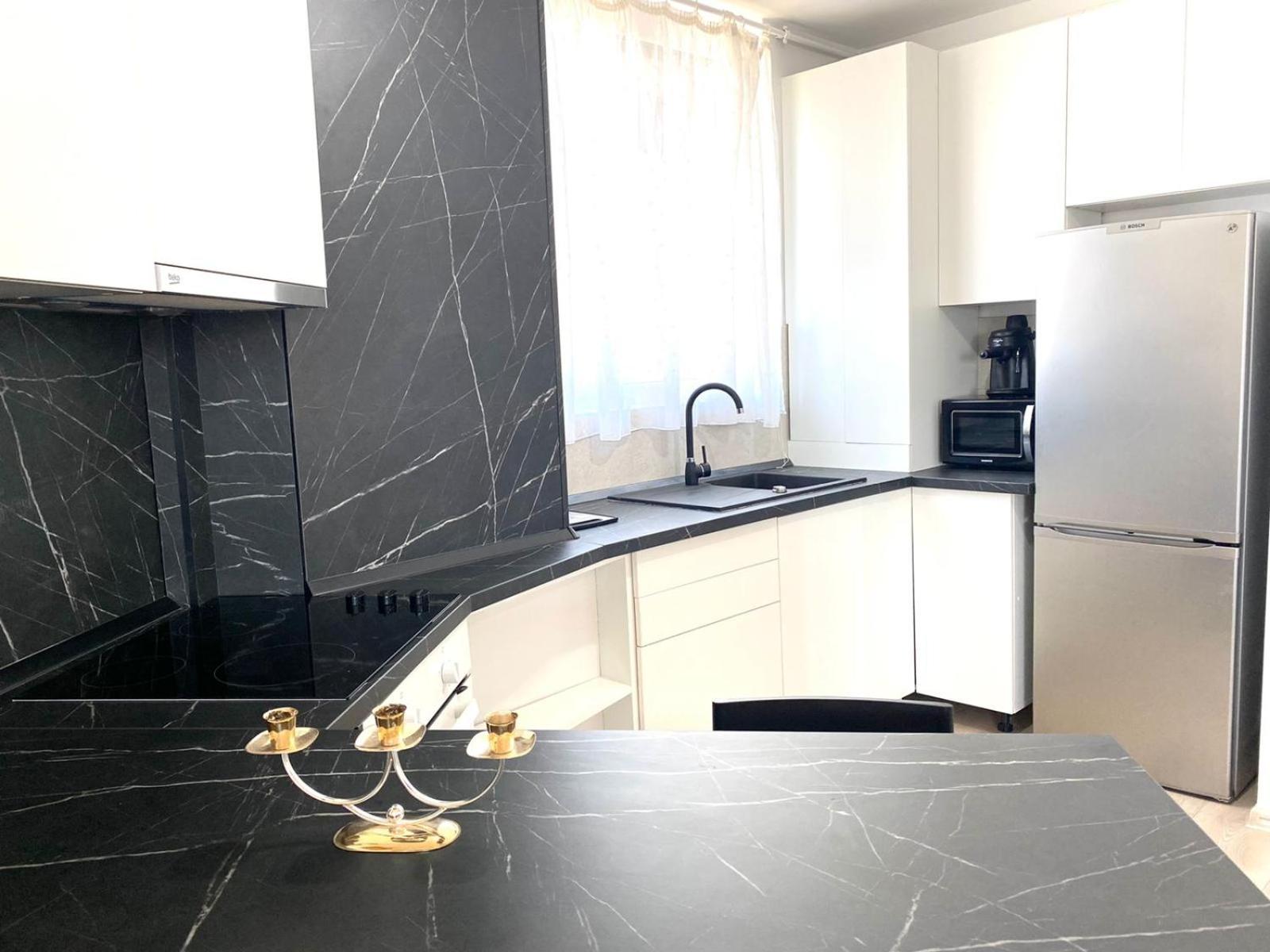 Golden Penthouse Rebreanu Residence view 4
