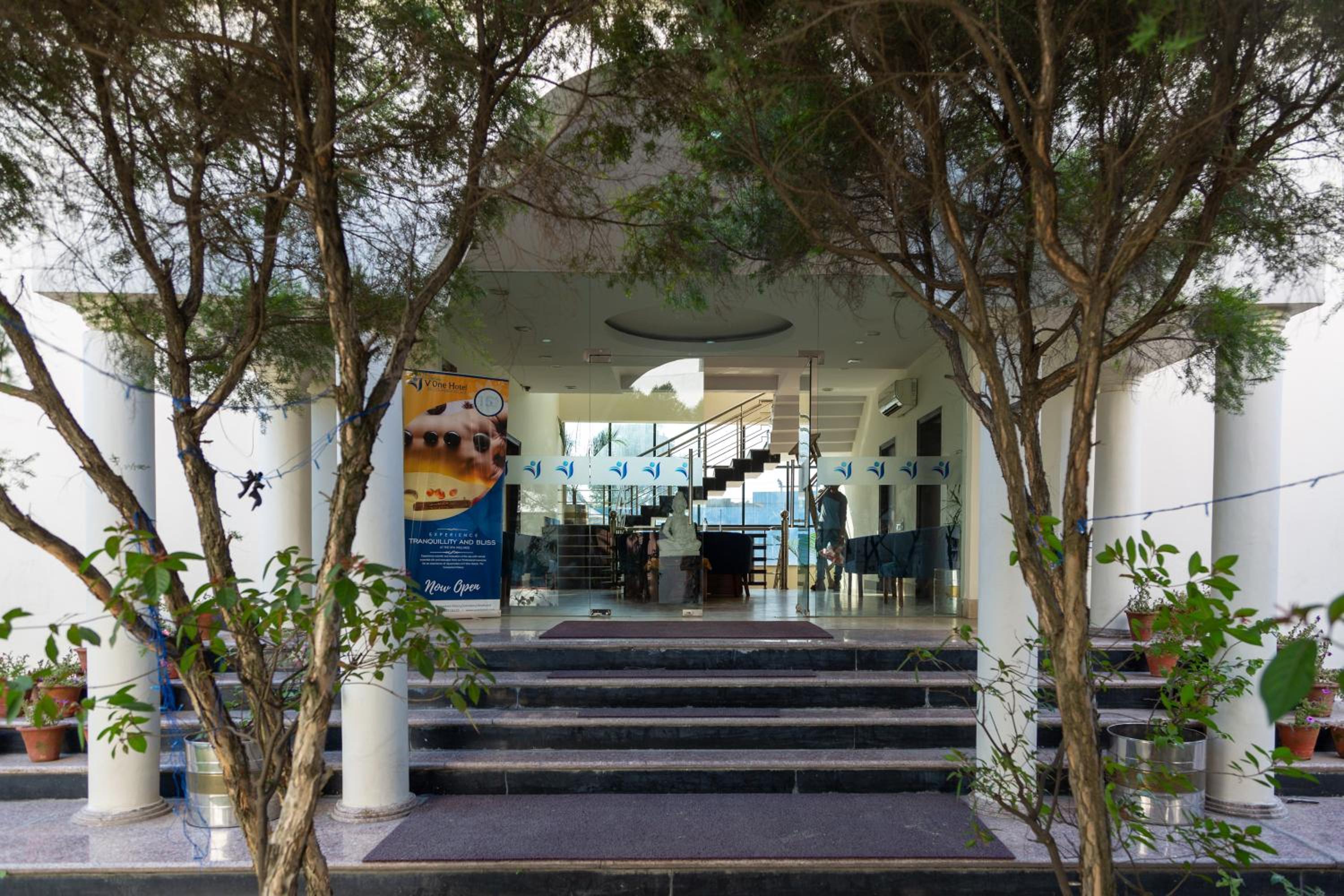 The Competent Palace Hotel