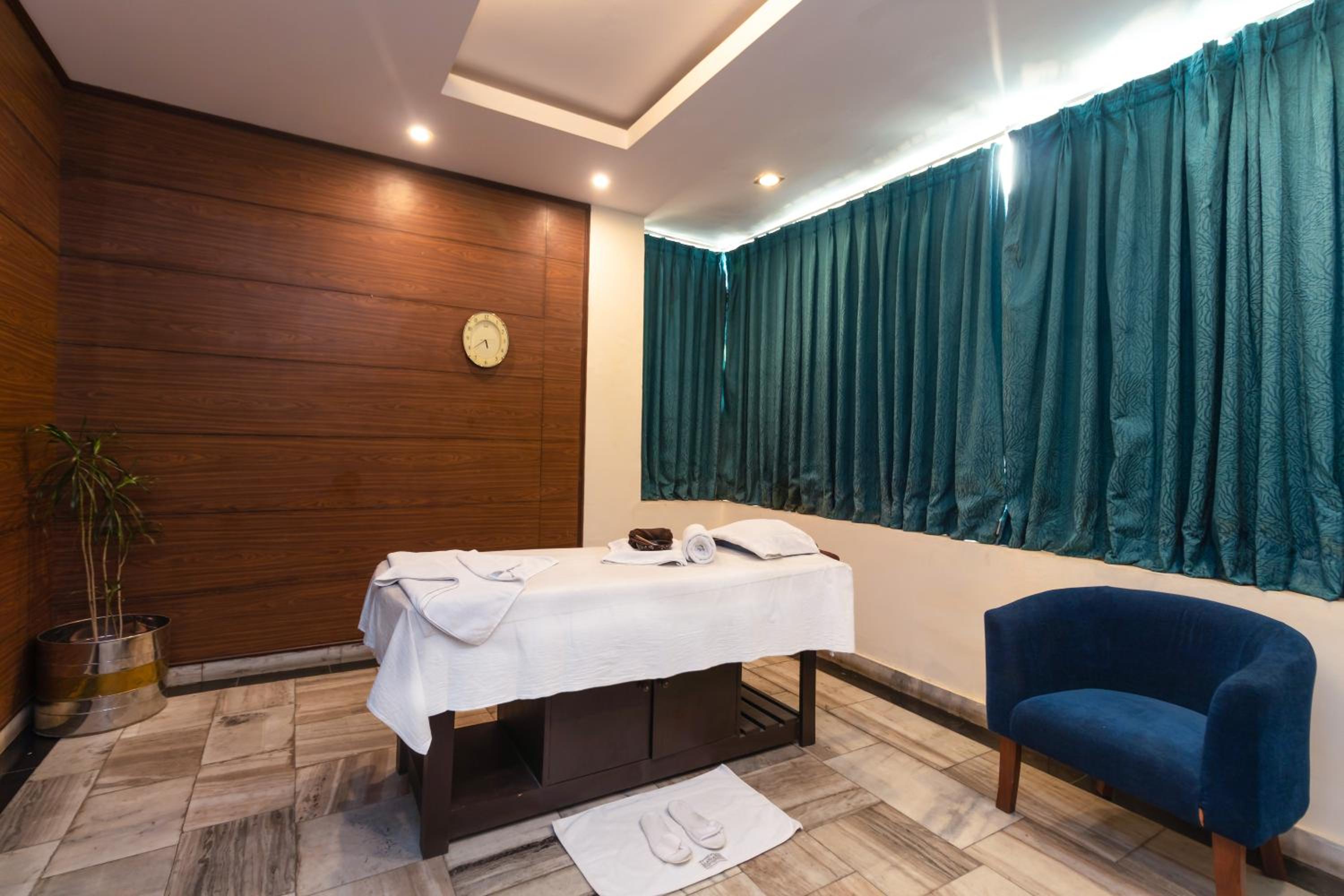 The Competent Palace Hotel