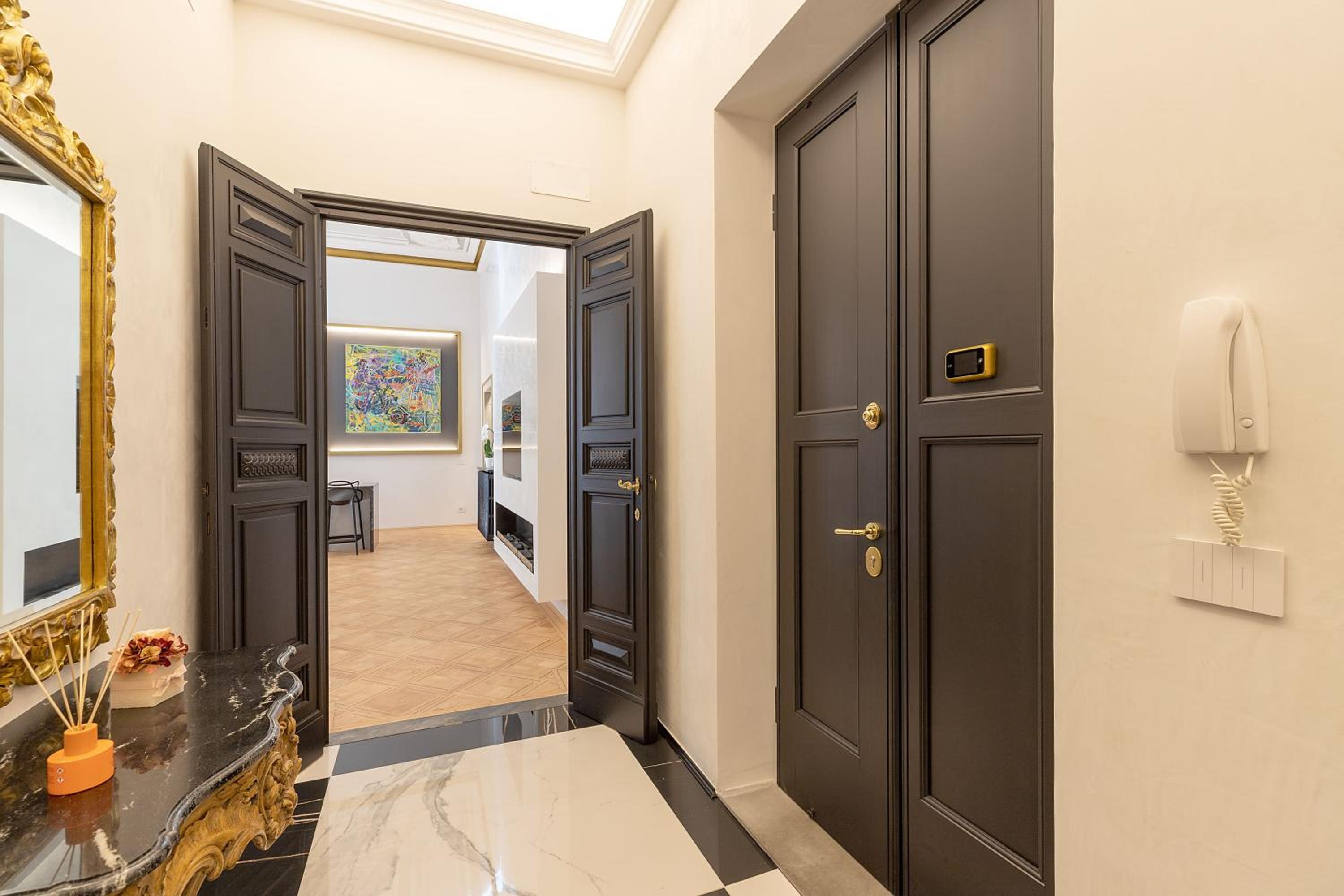 Cavour 83 Prestige House by 360Rentals