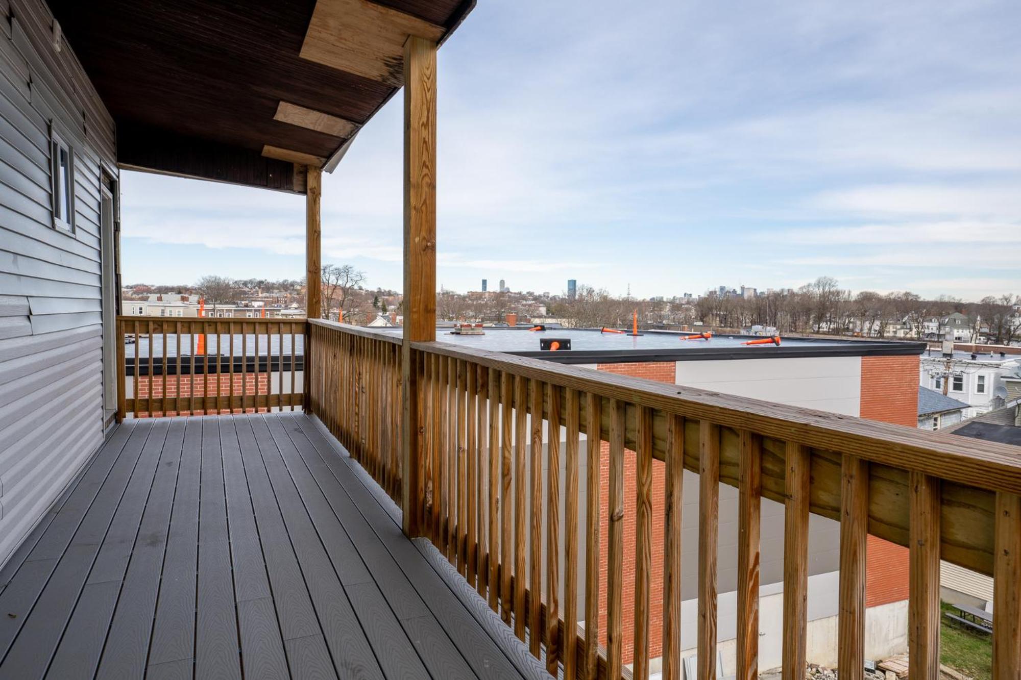 4BR Dorchester Home - Near Marina Bay & Parks - Sun-Filled Summer Getaway 90-3 view 3