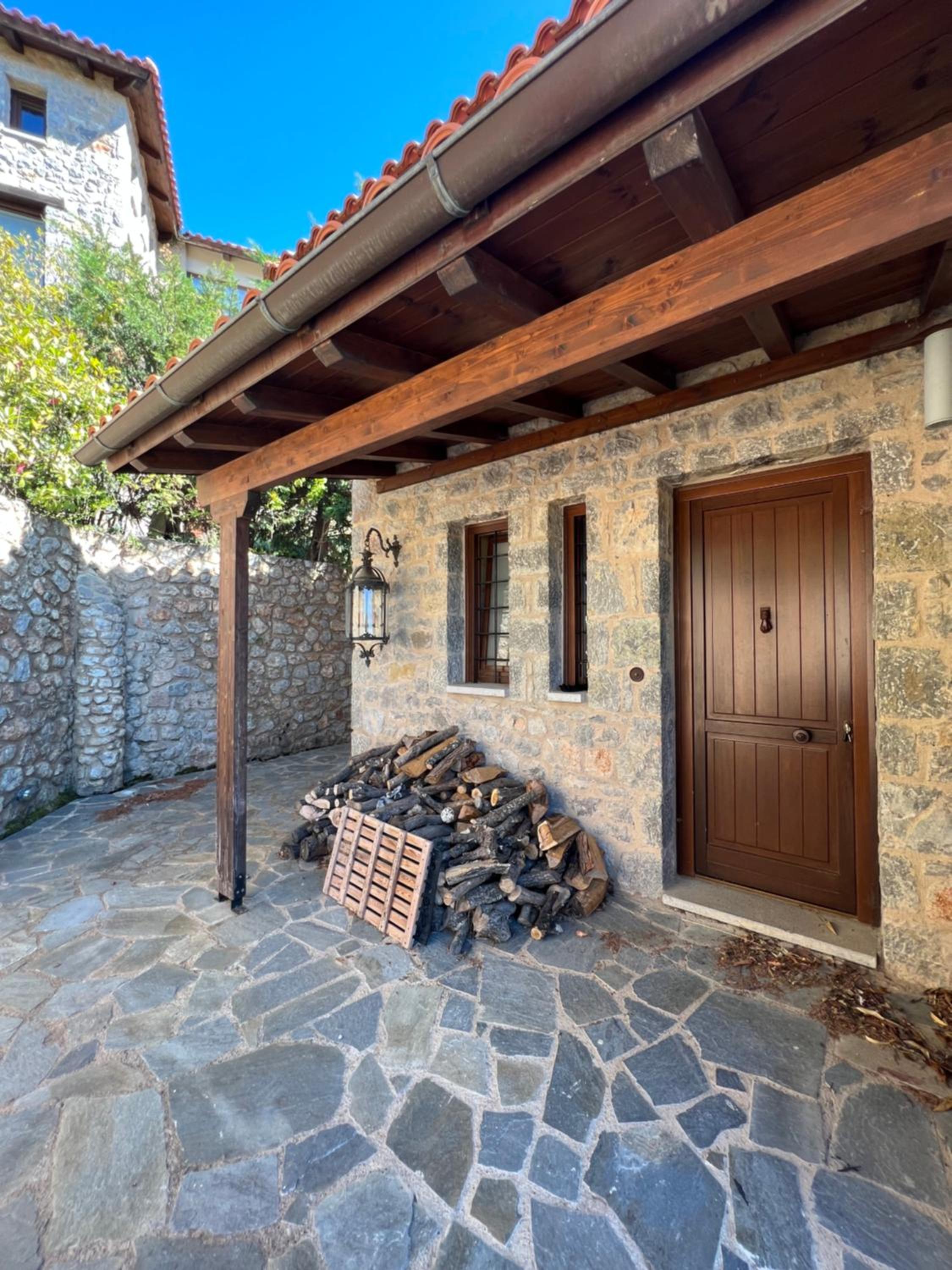 Plethora Arachova Luxury Chalet