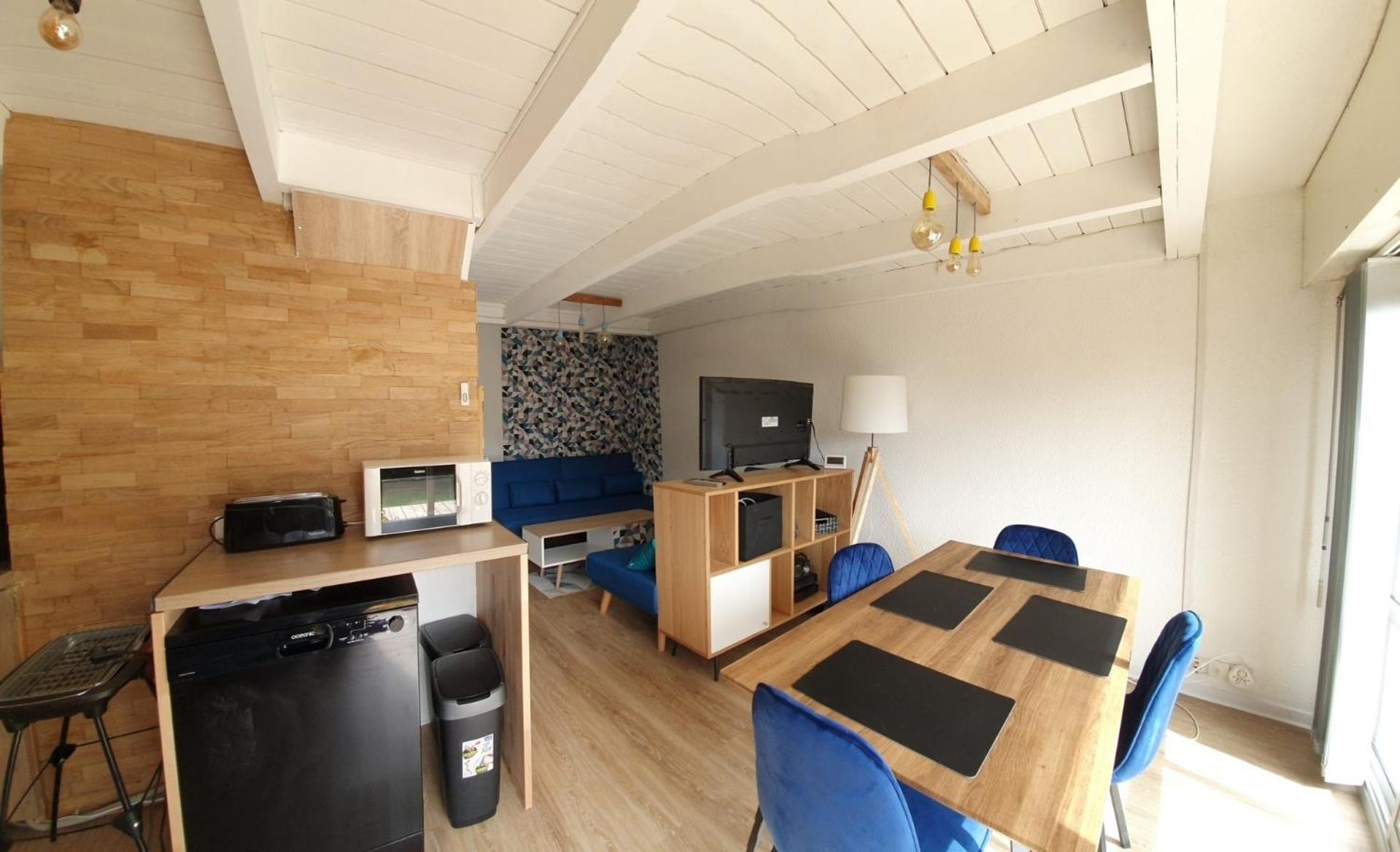Escapade marine Carnac, Petite Maison toute équipée et confortable, au calme entre plage et ville avec jardinet au sud