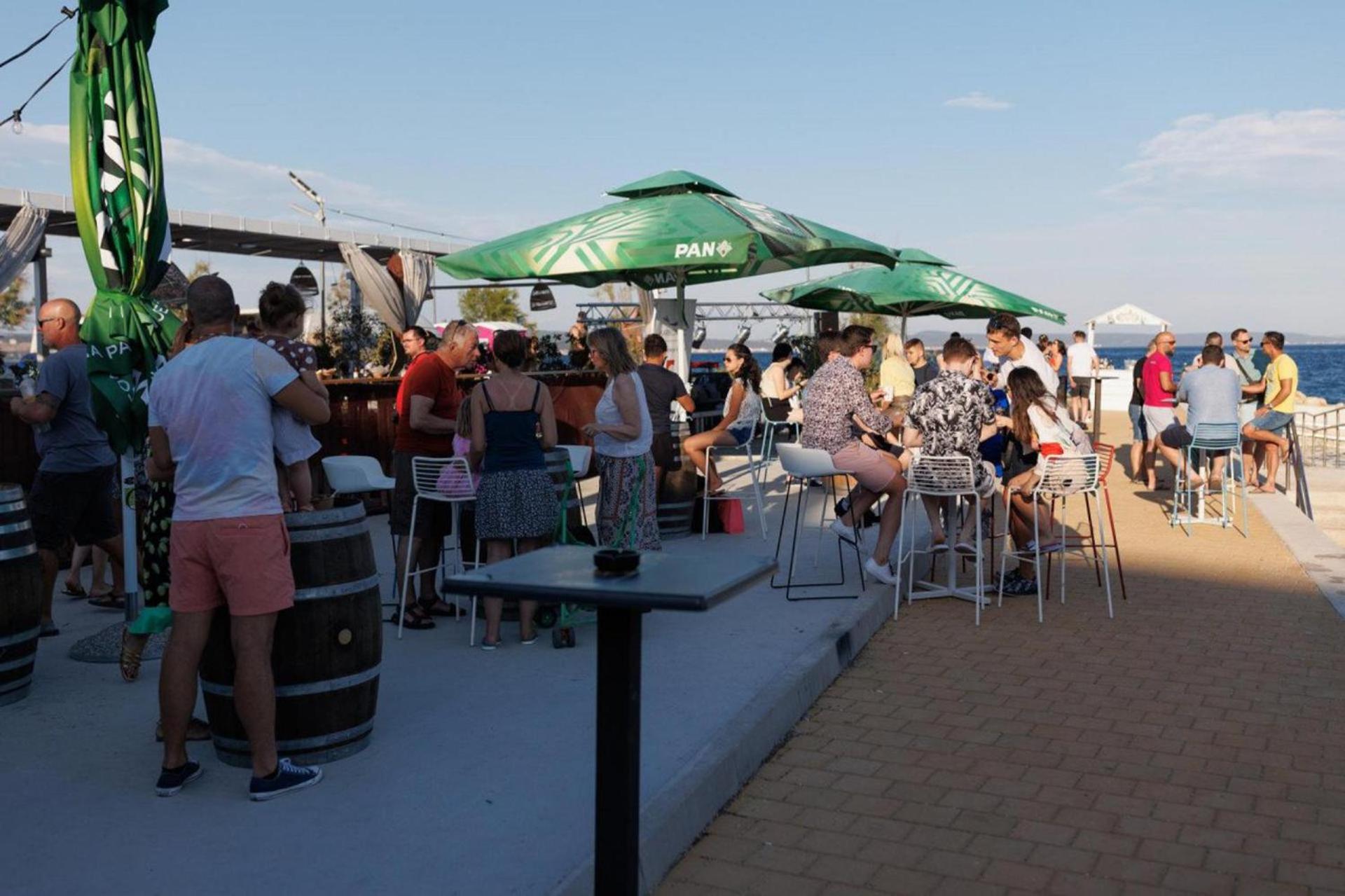 Charming new house on islandfew steps from the sea view 3