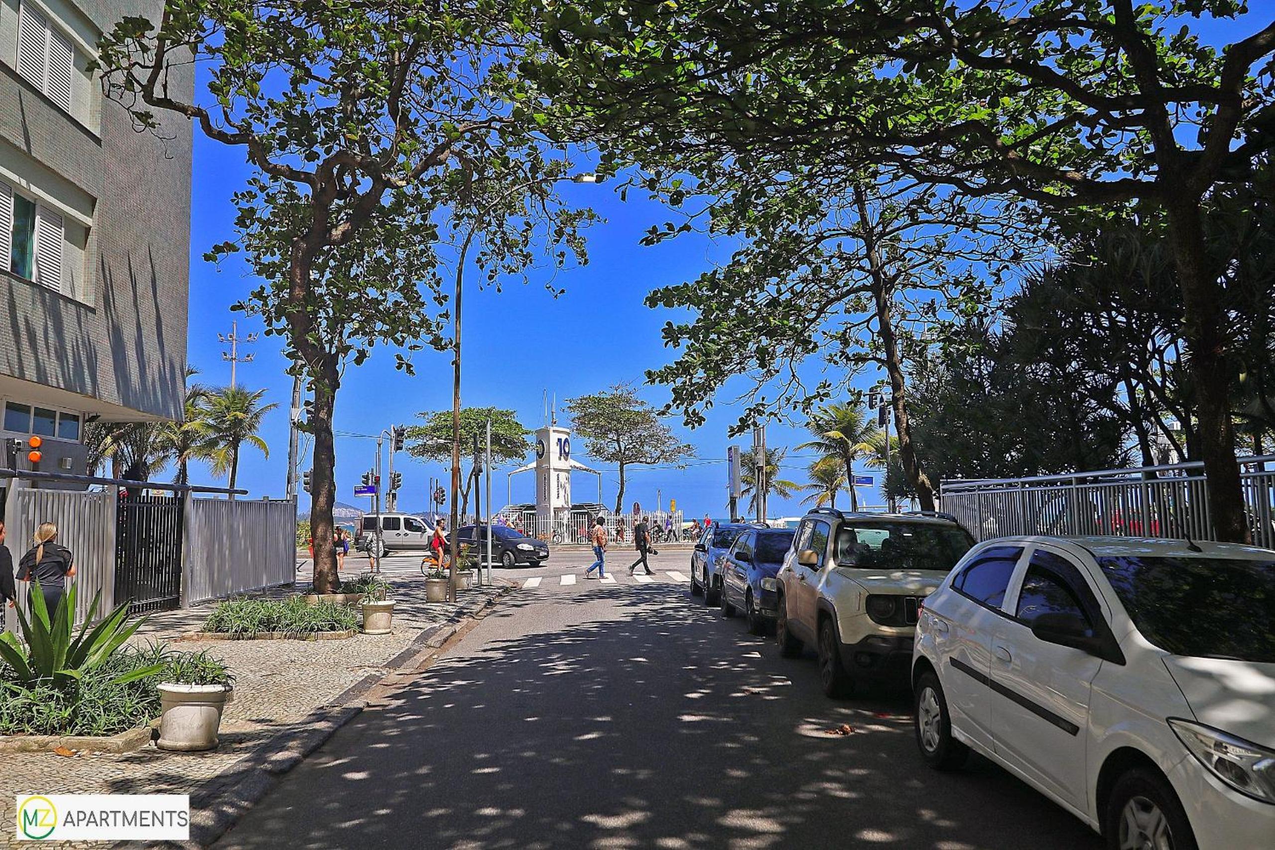 Modern studio next to the beach in Ipanema