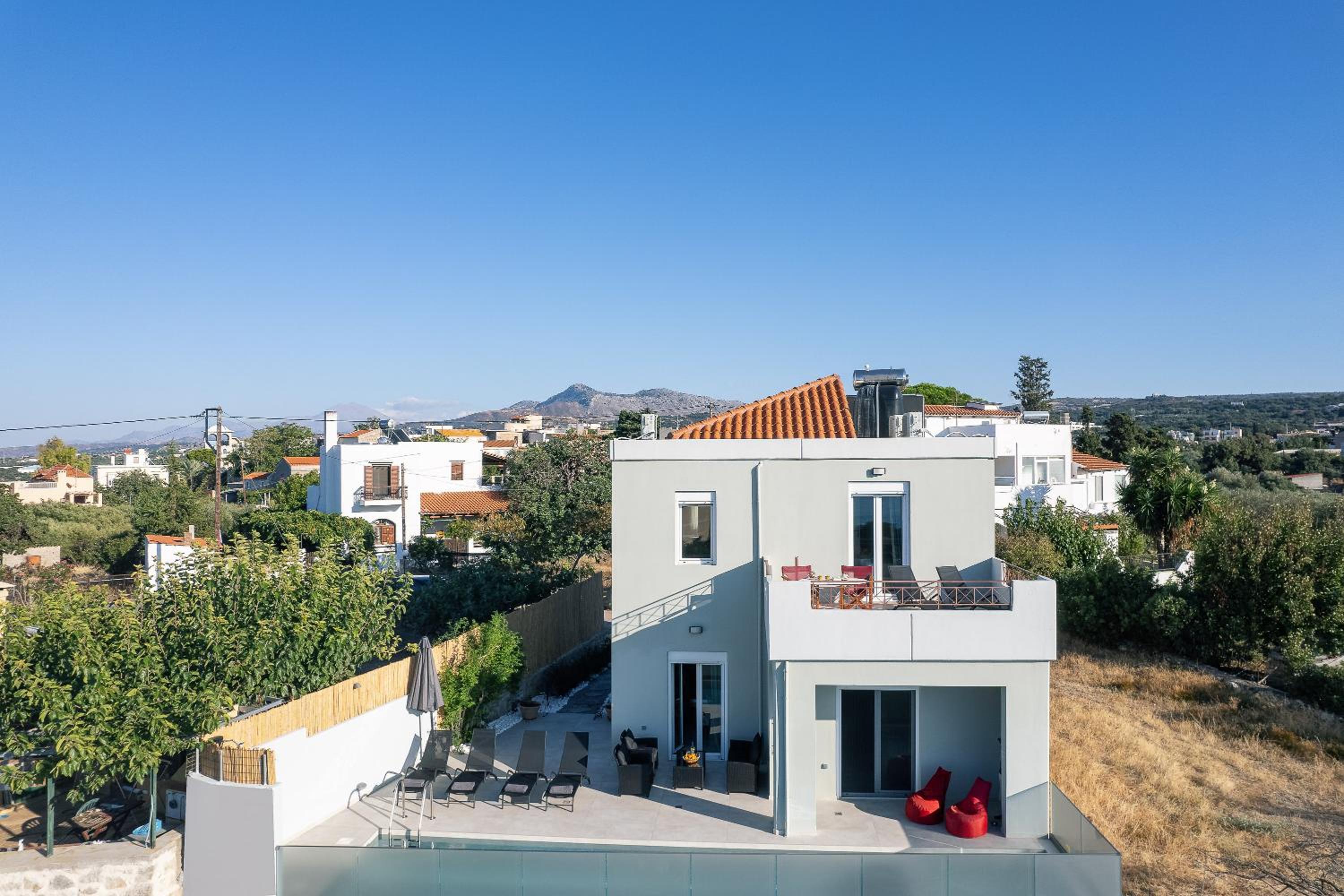 Haroupia Home