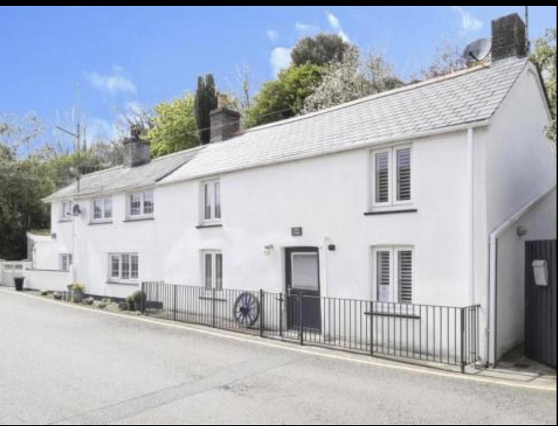 Wadebridge Vacations - Charming 2-Bed Cottage in Wadebridge Cornwall - Property Image 2