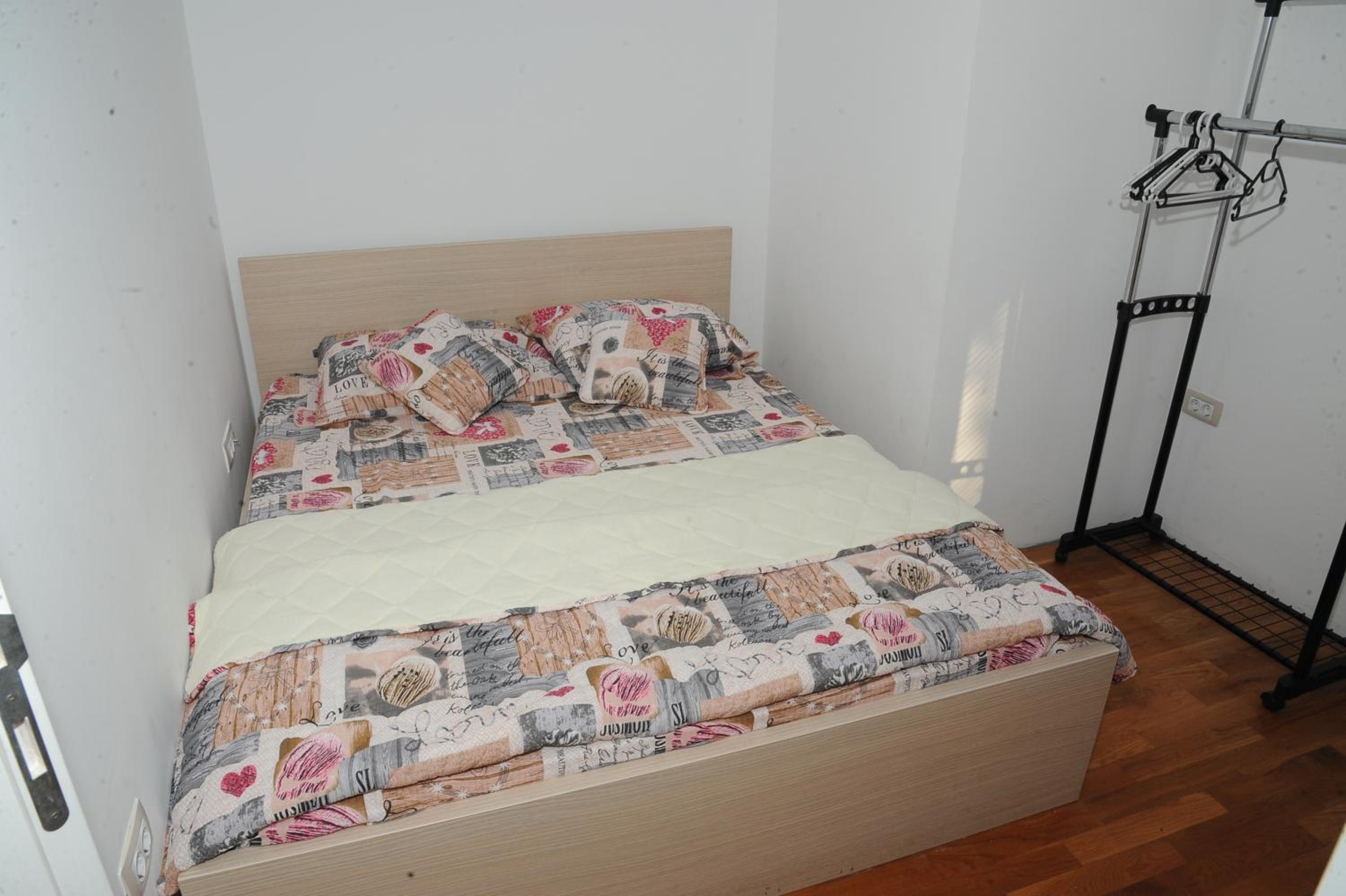 Photo 33