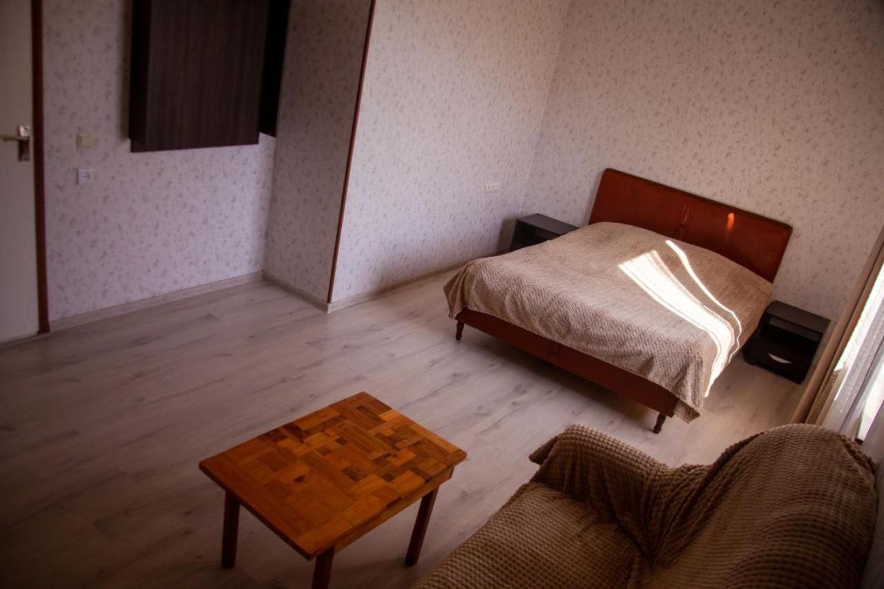 B&B Sunrise House Aygavan